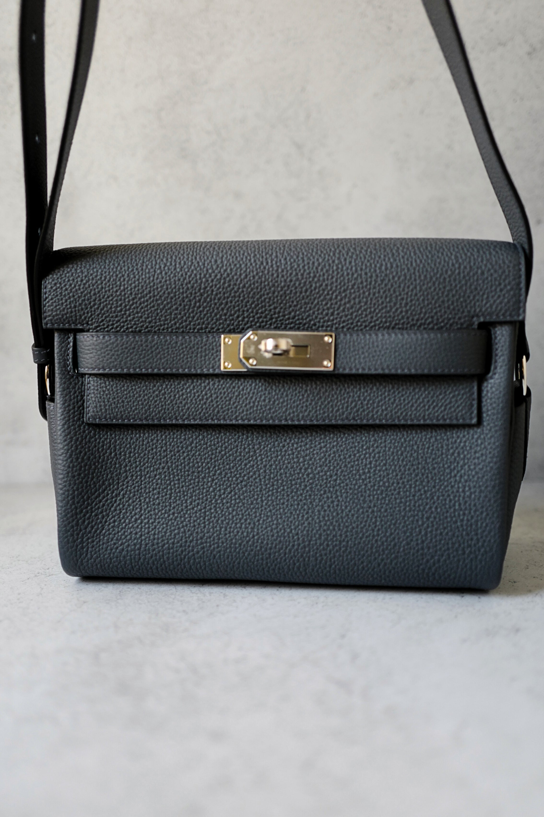BNIB Hermès Kelly Messenger PM Veau Togo Bag Gris Misty Palladium Hardware