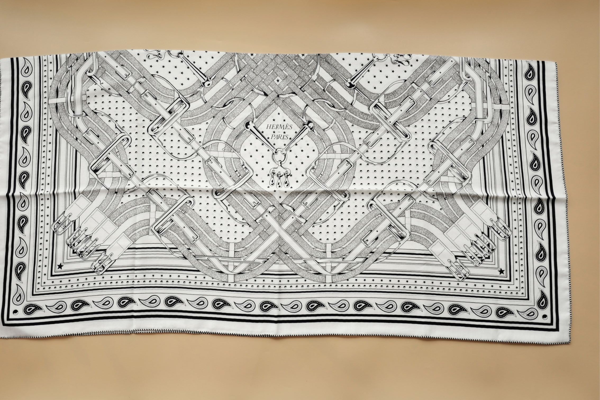 Hermès Mors a Jouets Bandana Shawl 140 Blanc/Bleu Marine/Ébène Cashmere Silk