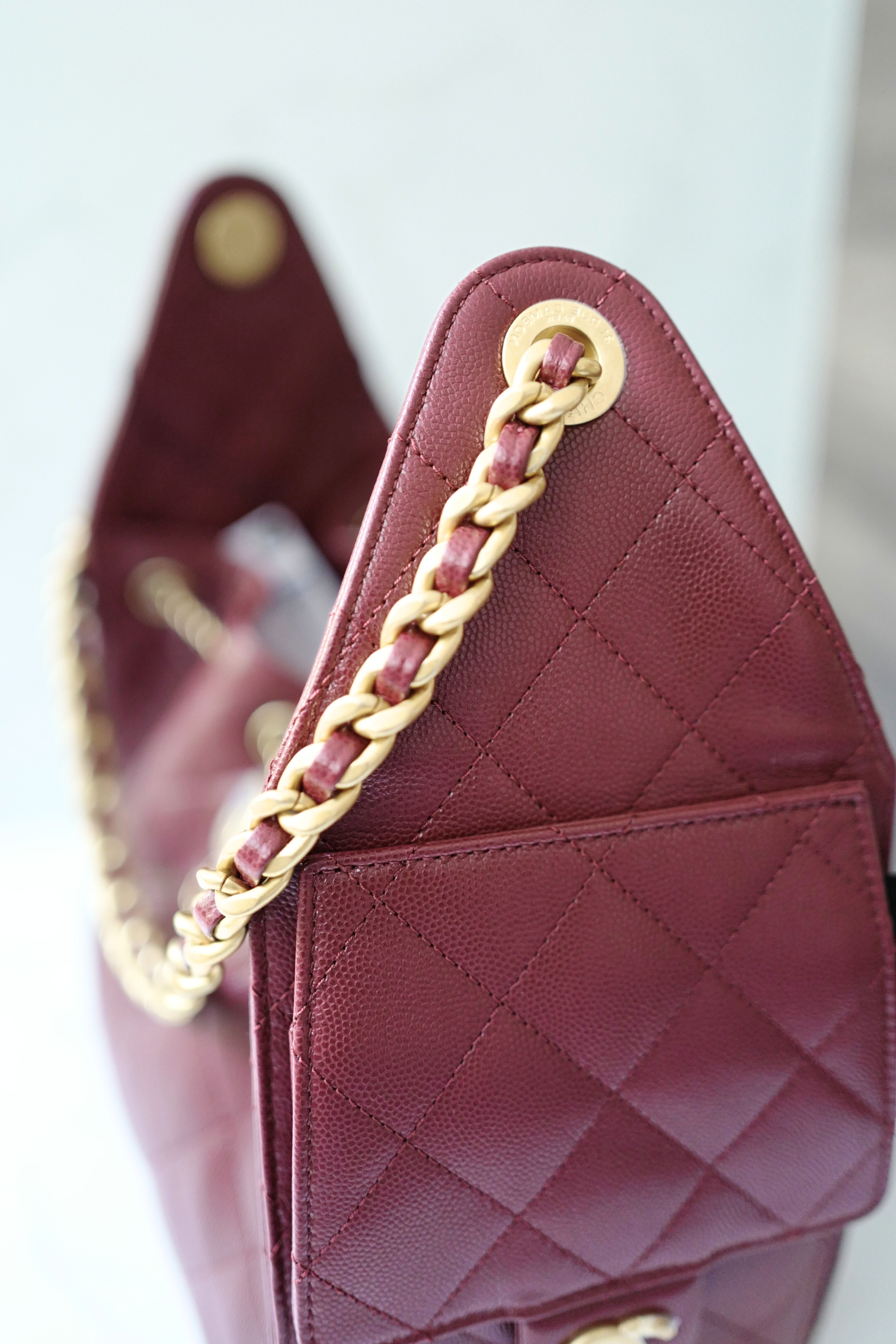 BNIB CHANEL Spring-Summer 25S Small Hobo Bag Grained Calfskin Burgundy GHW
