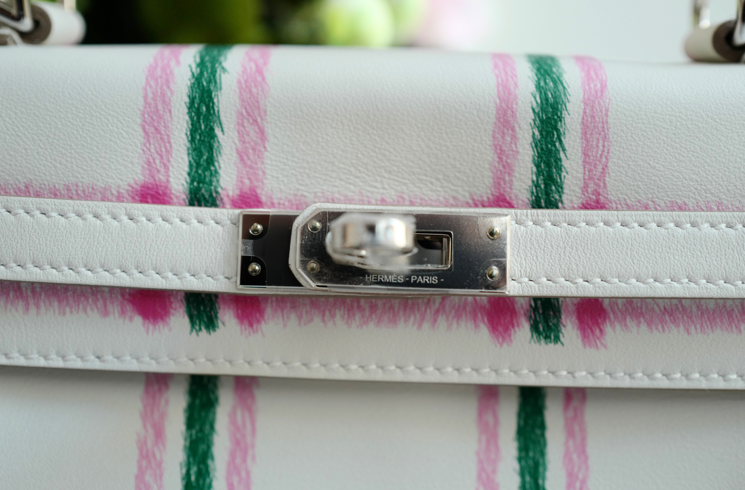 BNIB Hermès Kelly 25 Sellier Tartan Pattern White Leather Handbag With Palladium Hardware