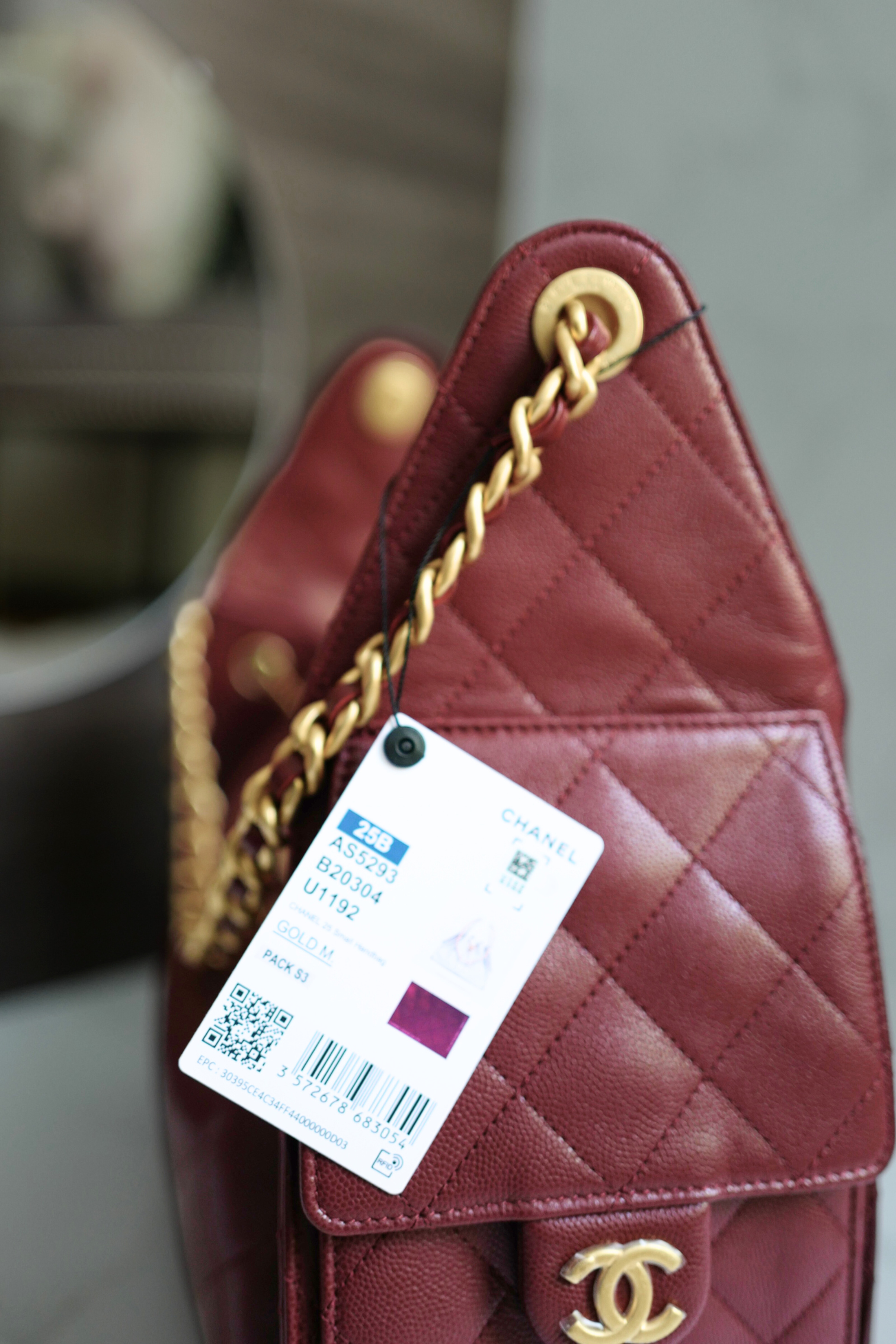 BNIB CHANEL Spring-Summer 25S Small Hobo Bag Grained Calfskin Burgundy GHW