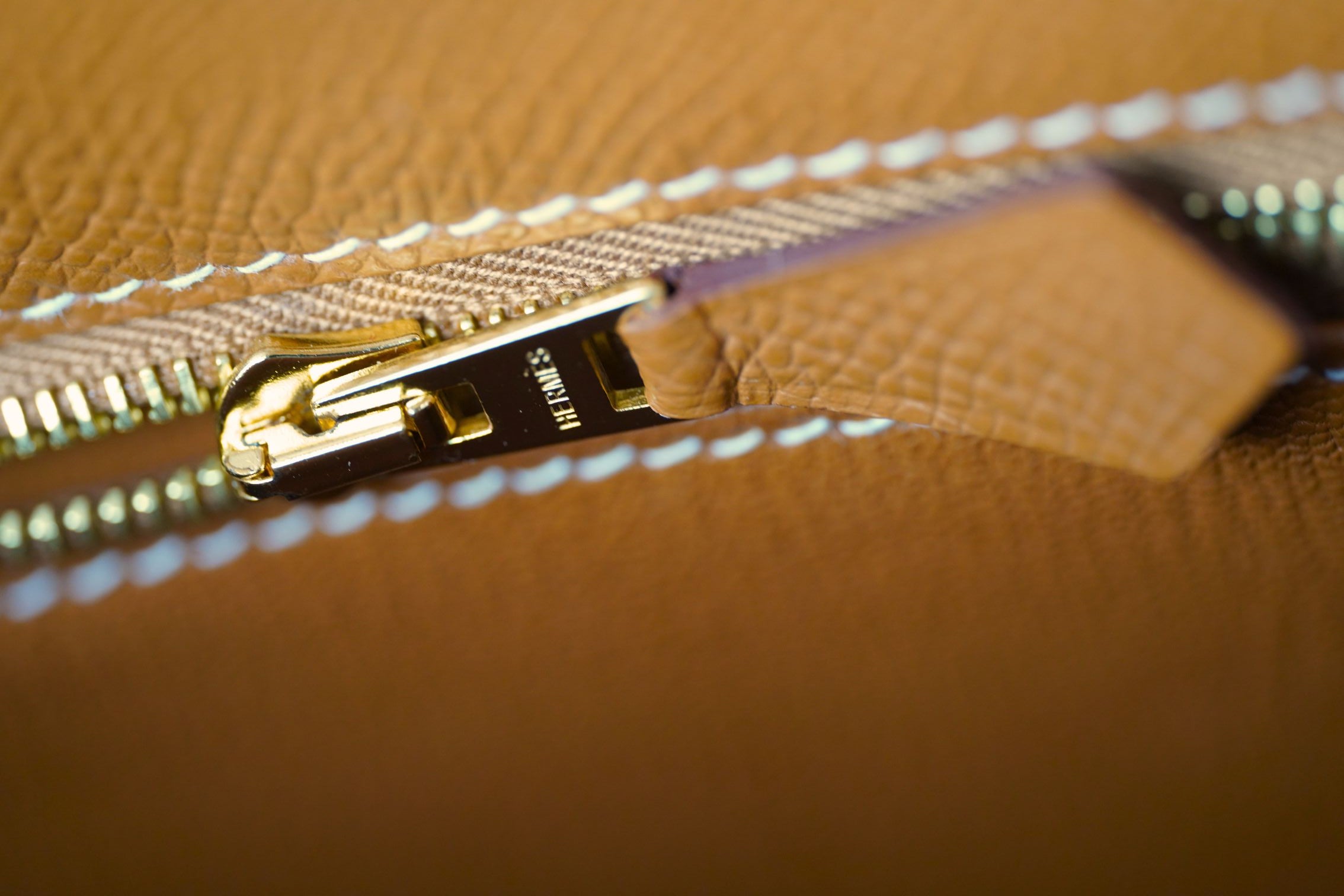 NEW Hermes Kelly 25 Gold Epsom Sellier Gold Hardware
