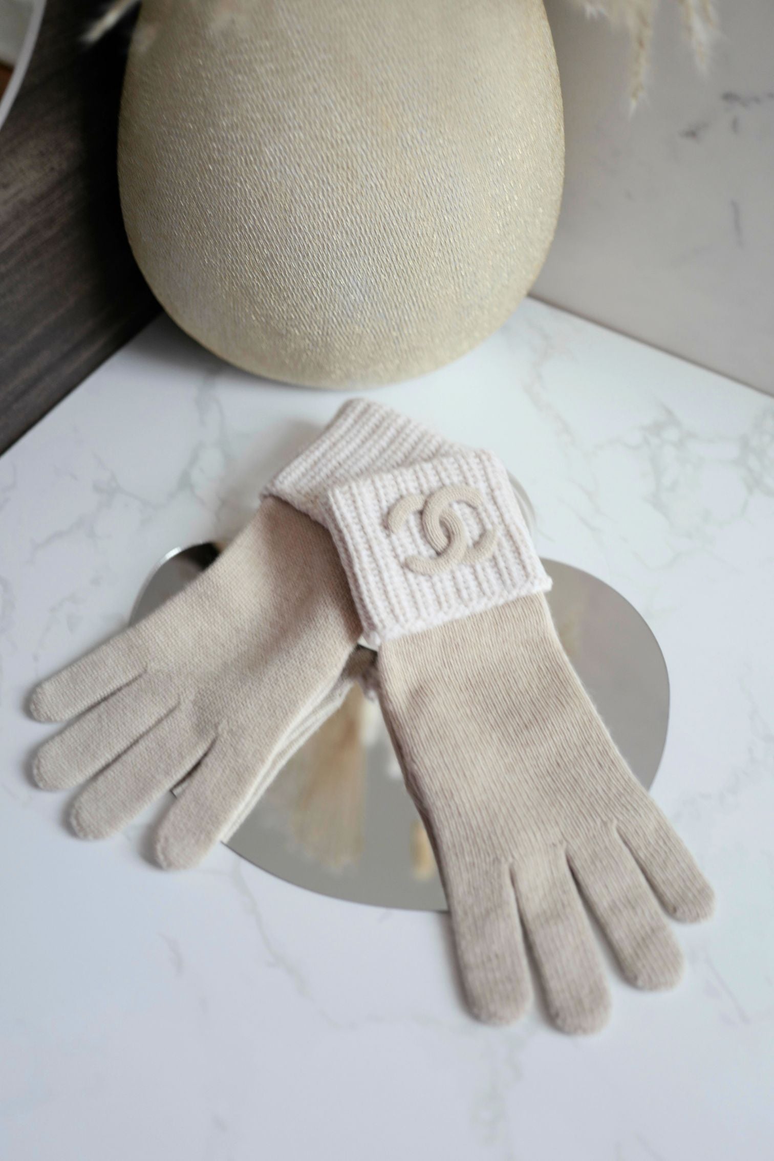 NEW Chanel Fall-Winter 2024/25 Knit Gloves CC Logo