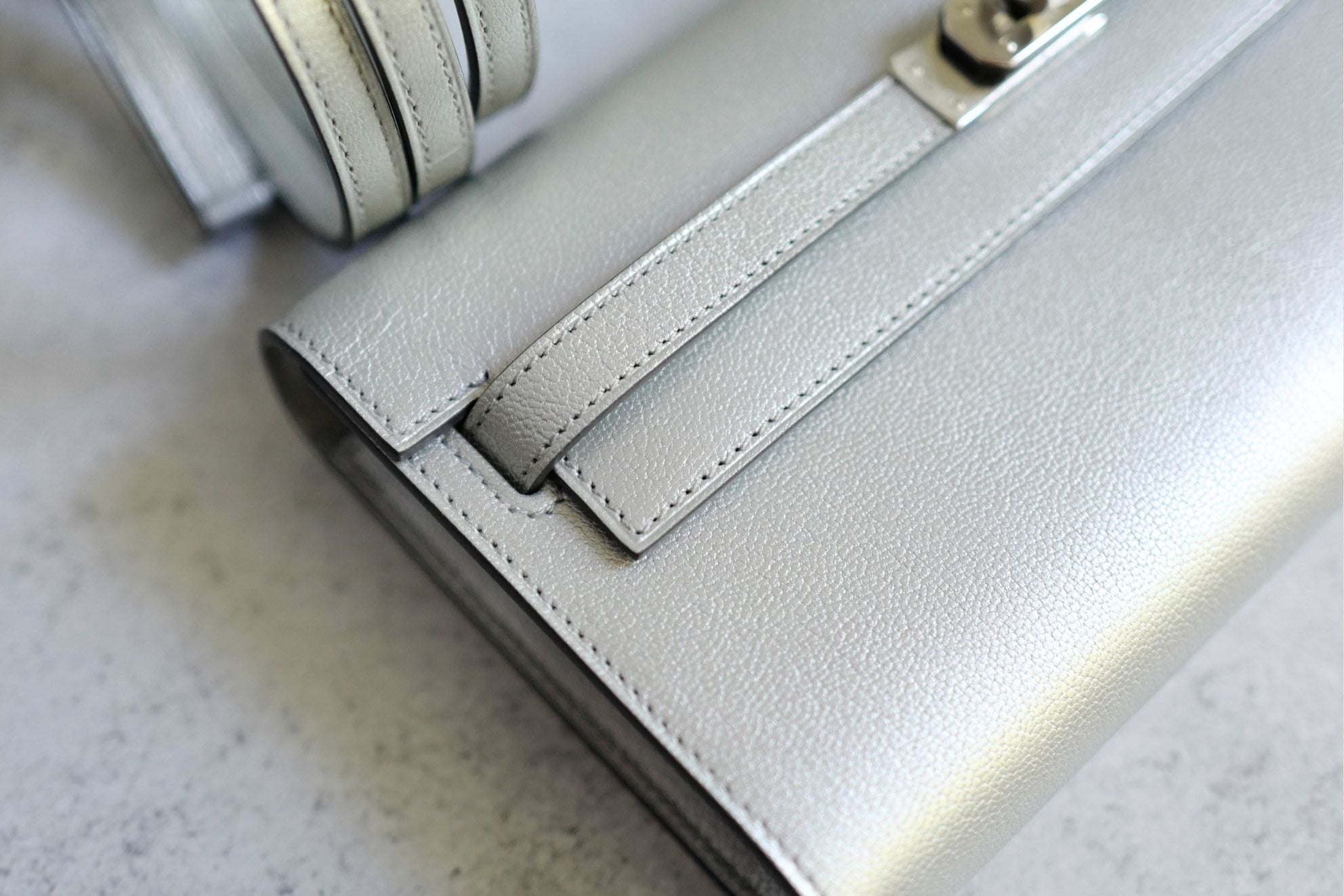 Hermès Kelly To Go Wallet Dore Argent Silver Metallic Chamkilight Goatskin 2026