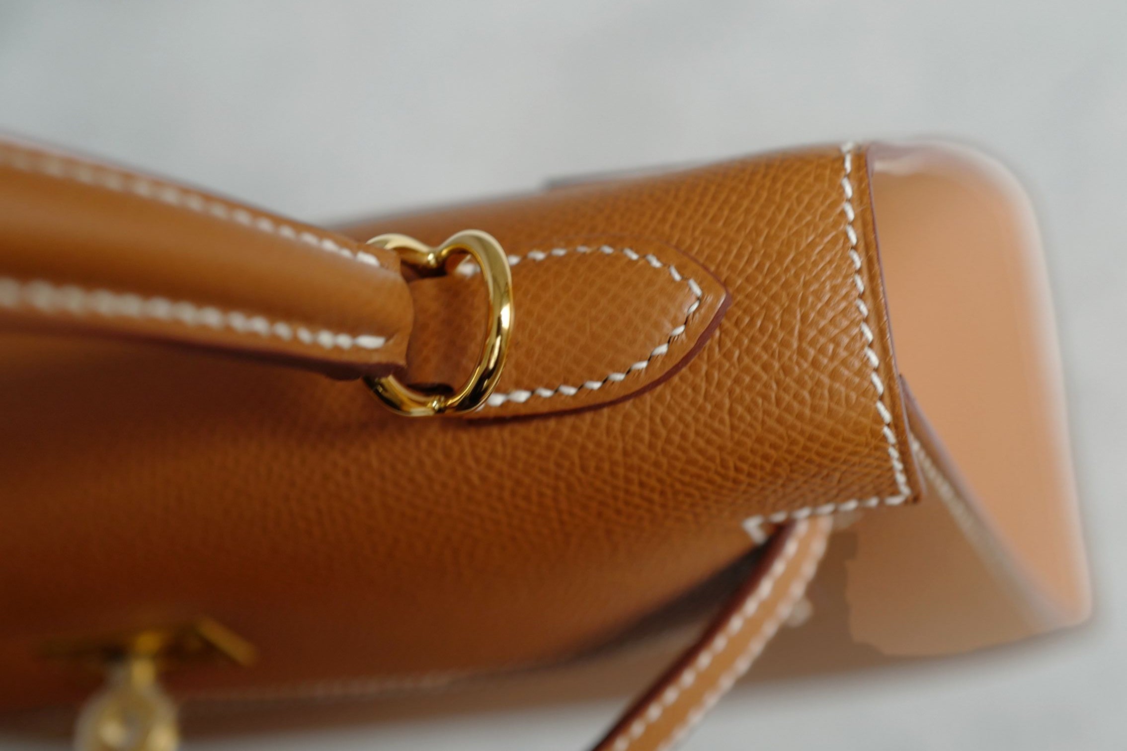 NEW Hermes Kelly 25 Gold Epsom Sellier Gold Hardware G Stamp 2026