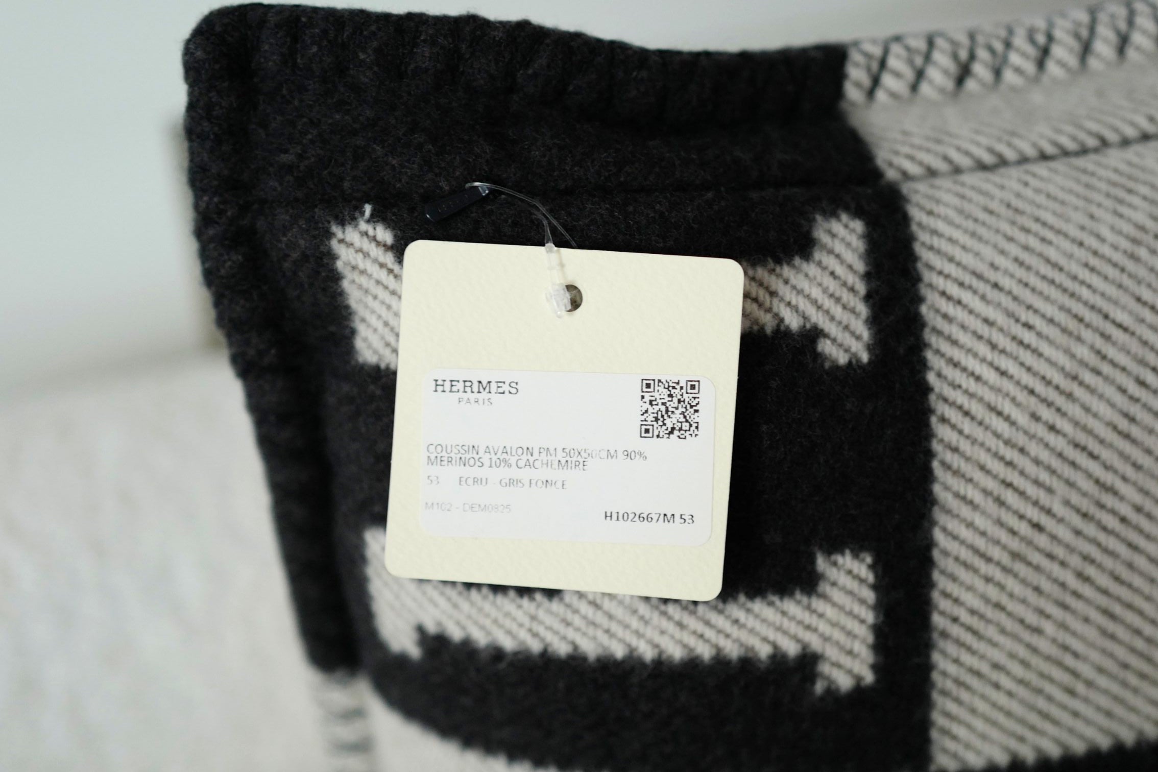 NEW Hermes Avalon Pillow Small Model Ecru Gris Foncé Jacquard Wool Cashmere