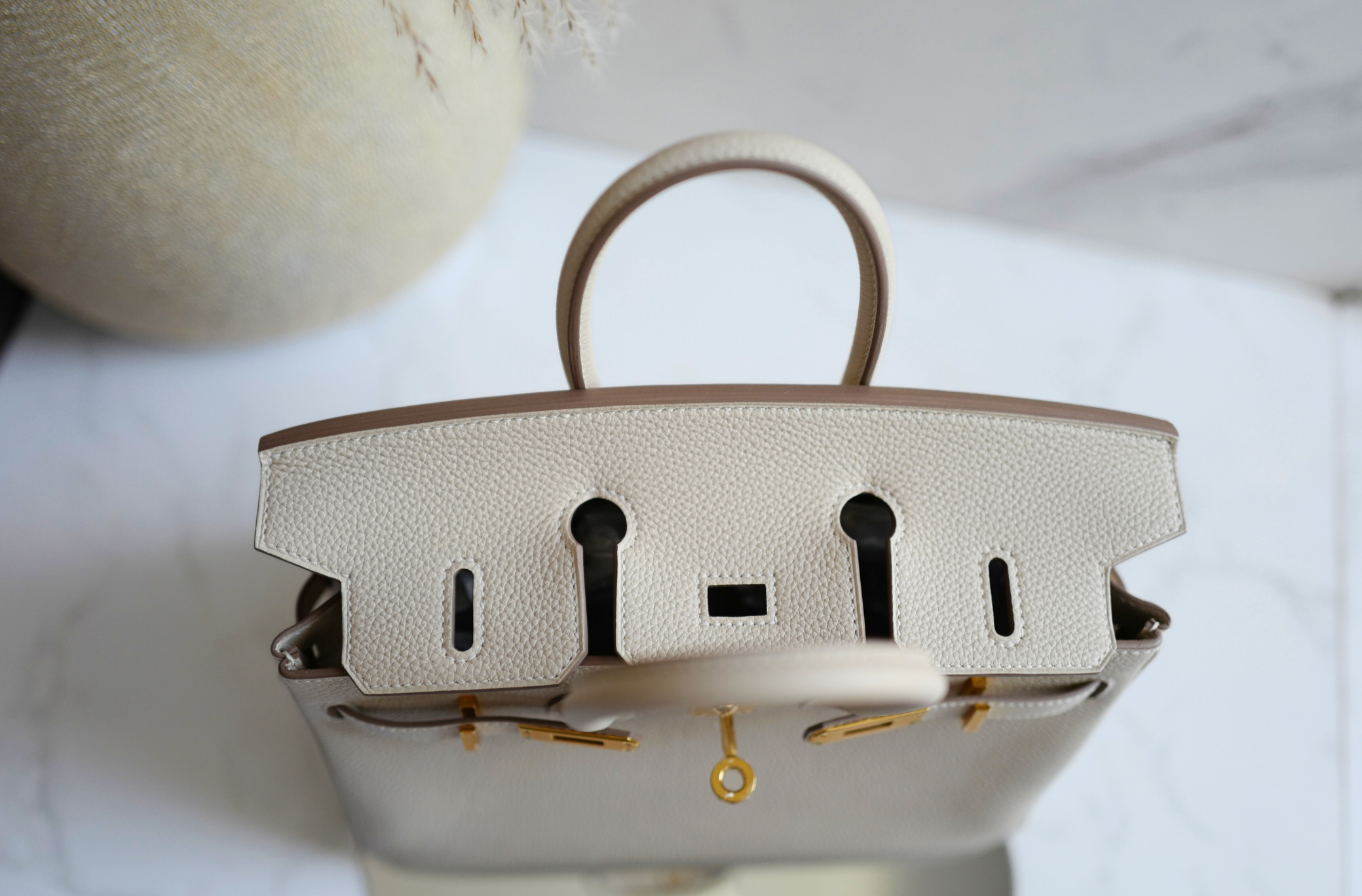 BNIB Hermès Birkin 25 Bag Craie Togo Leather with Gold Hardware