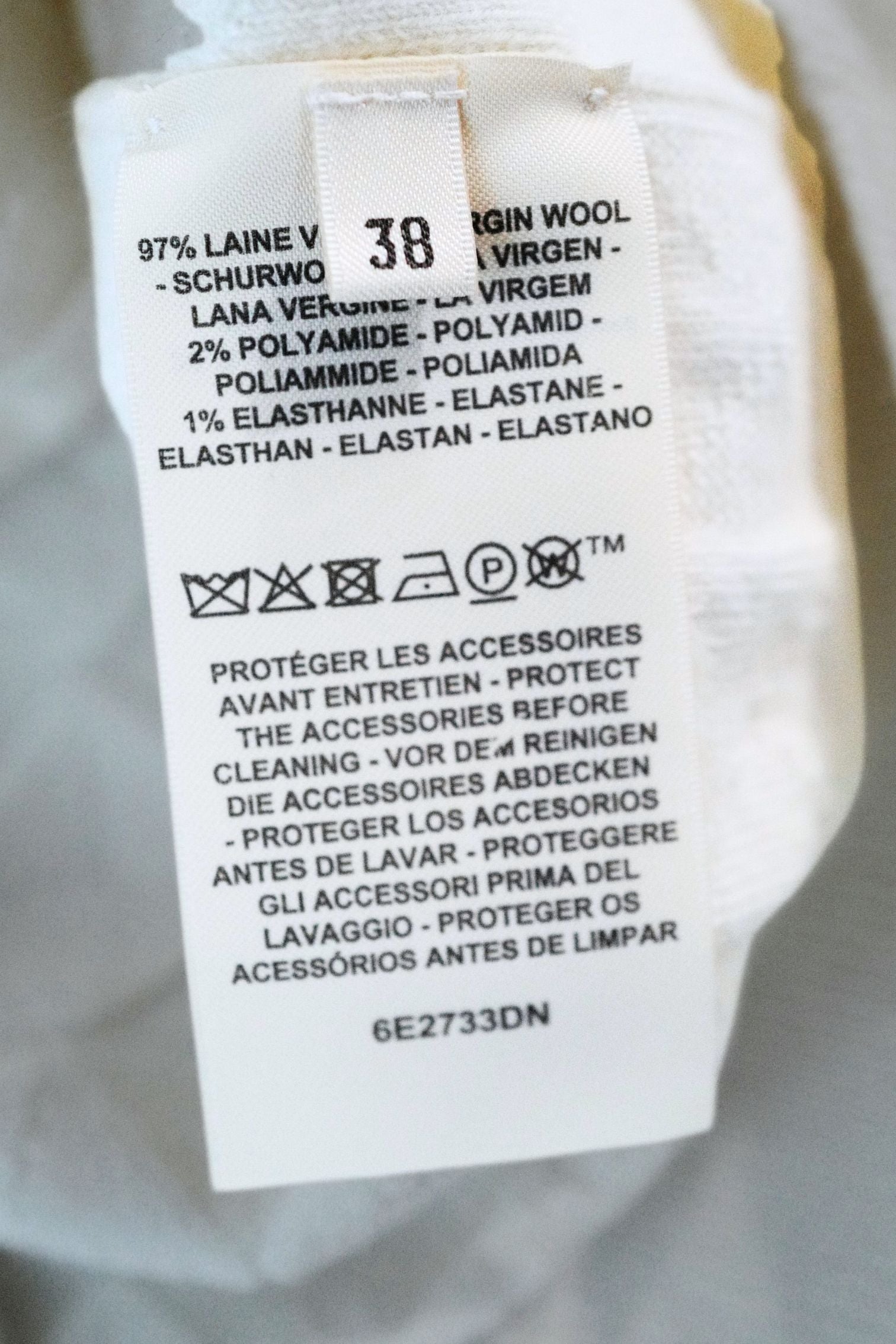 Hermès Maille Médor Softerwear Blanc Naturel Knit Cardigan Button Front Size 38