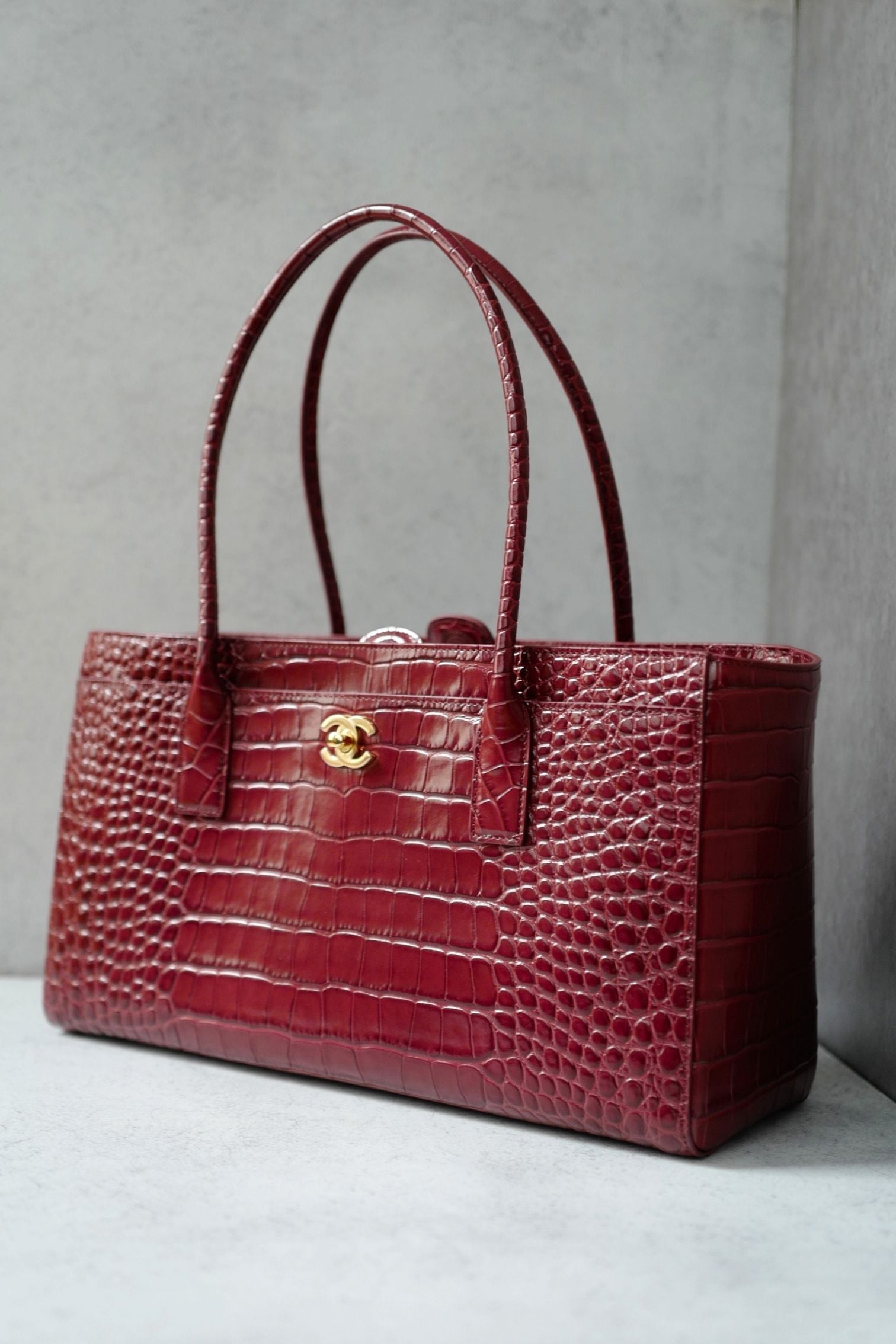 Chanel 26S Matthieu Blazy's Small Tote Red Crocodile Embossed Calfskin GHW