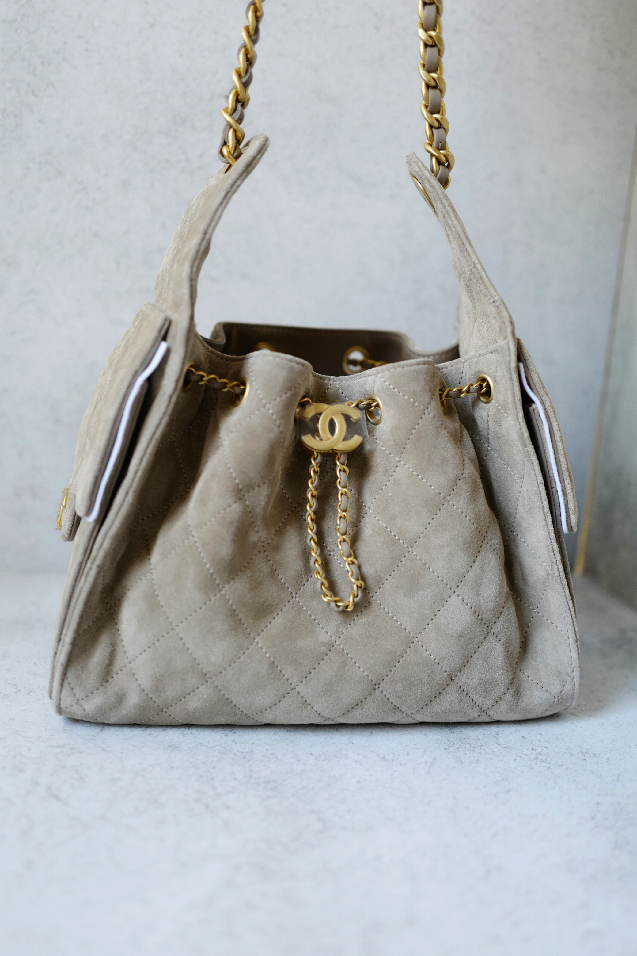 BNIB Chanel 25K Small Hobo Bag light Beige Suede with Gold Hardware