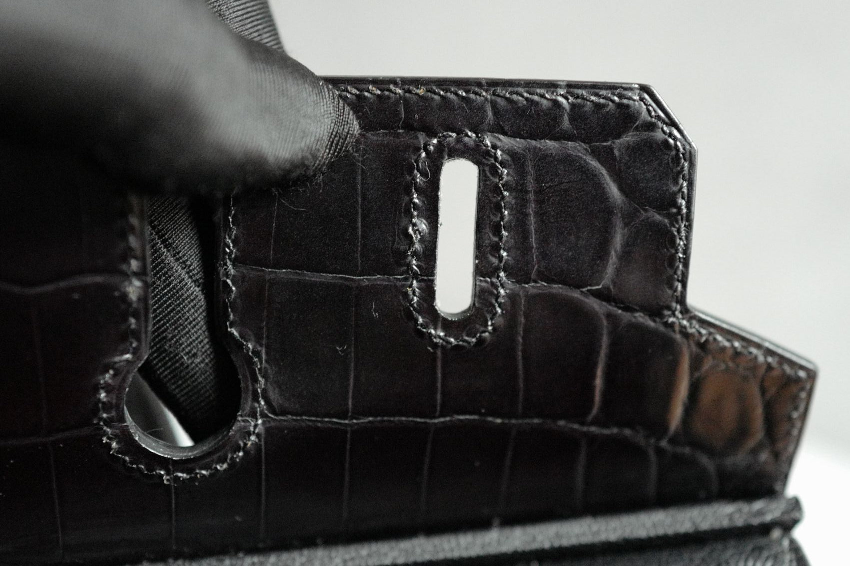 Hermes Birkin 25 touch shiny niloticus in noir/black gold hw Complete with Receipt