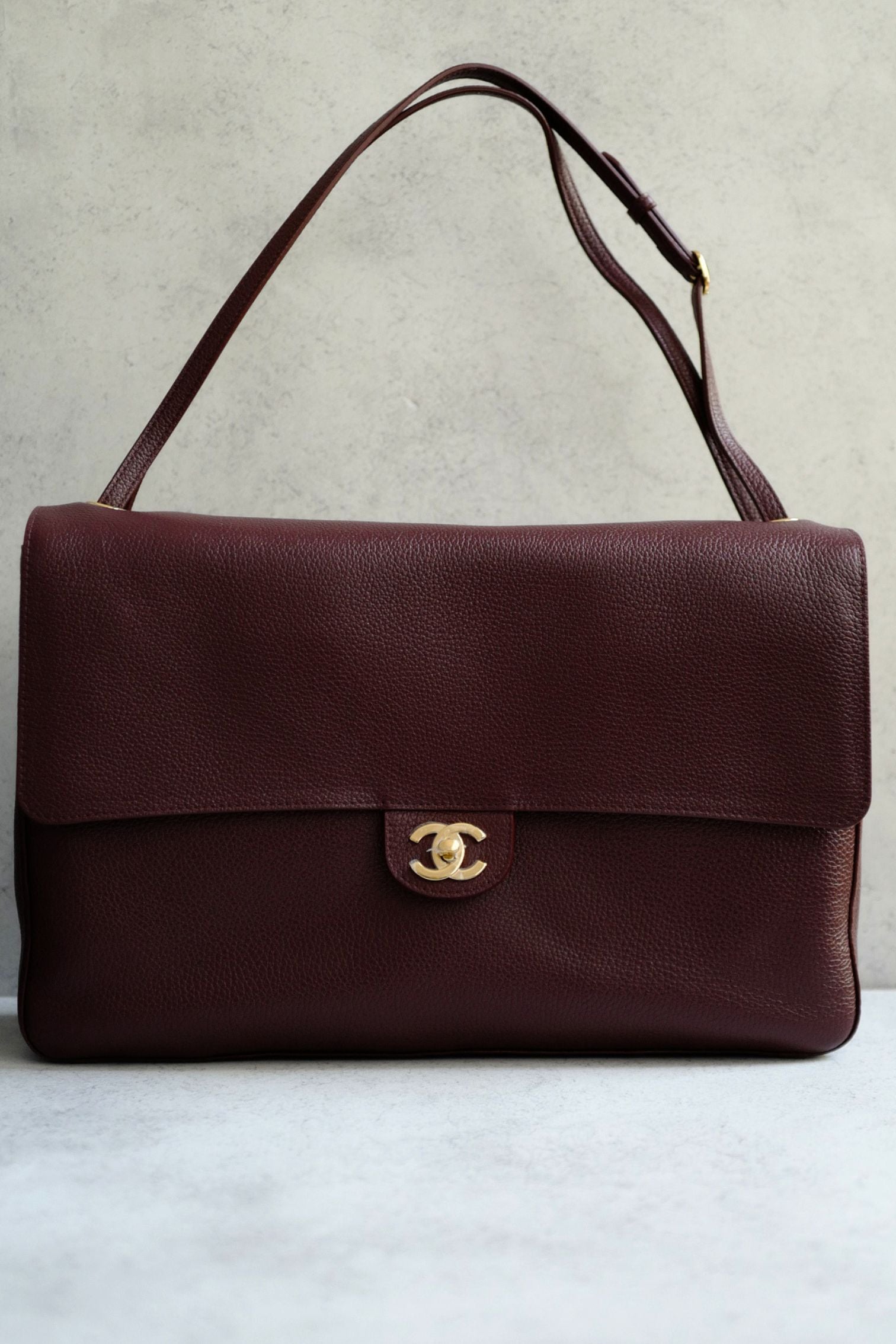 Chanel 26S Matthieu Blazy's Maxi 38 Flapbag Burgundy Grained Calfskin Gold HW