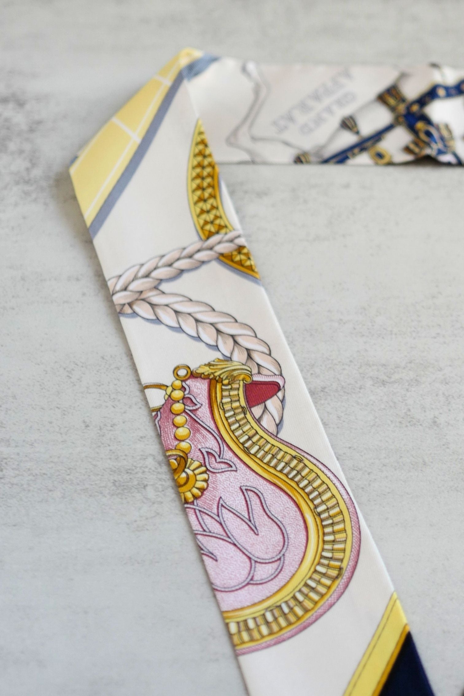 Hermès Twilly Grand Apparat Scarf Ivoire Marine Rose 100% Silk Twill