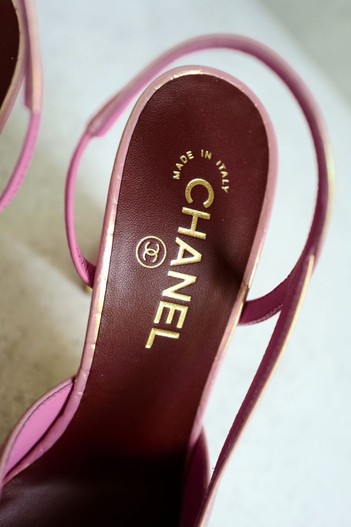 Chanel 26K Matthieu Blazy's Sling Backs Croc Embossed Calfskin Pink Size 38