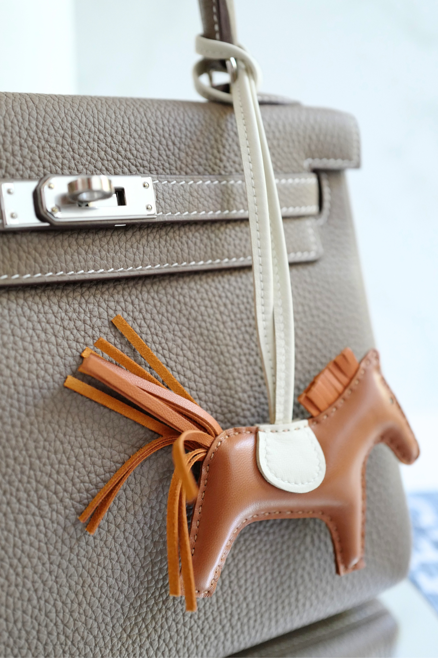BNIB Hermes Rodeo PM Agneau Gold/Pain D'epice/Craie