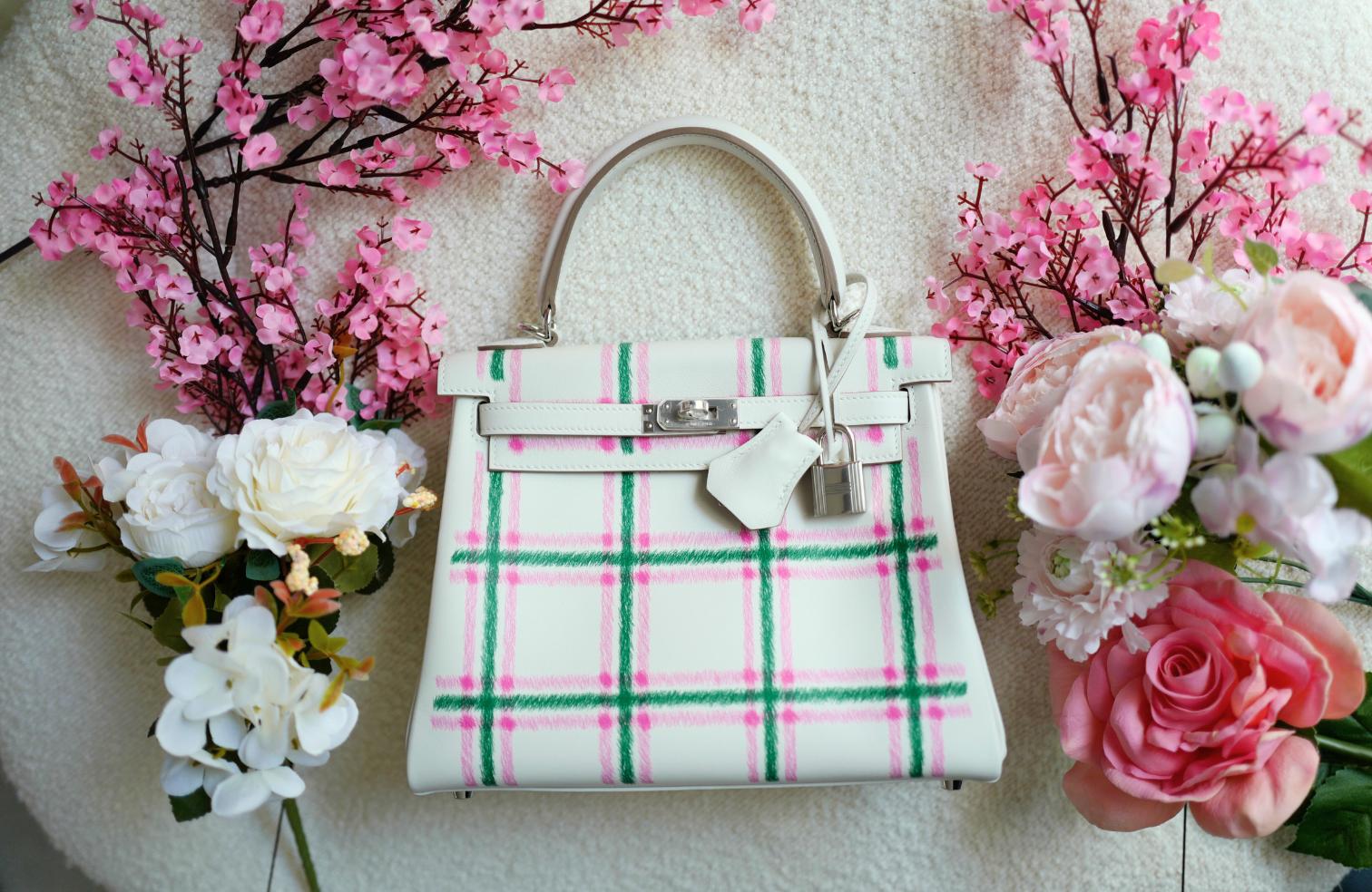 BNIB Hermès Kelly 25 Sellier Tartan Pattern White Leather Handbag With Palladium Hardware