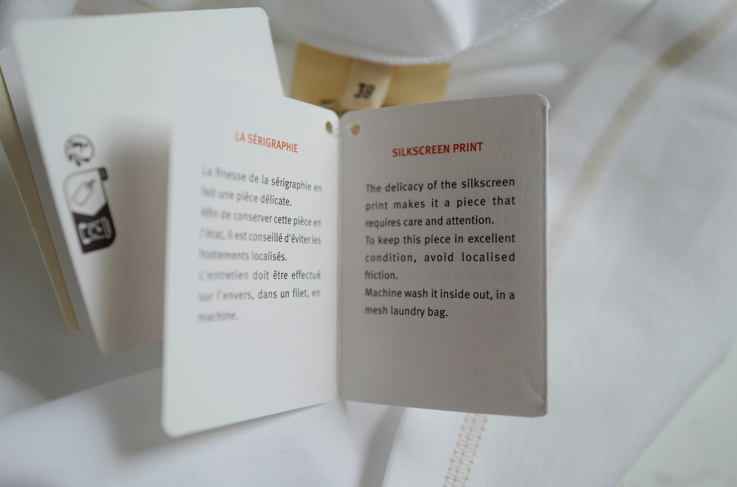 NEW Hermès Candy Libris Print T-Shirt White Cotton Size 38