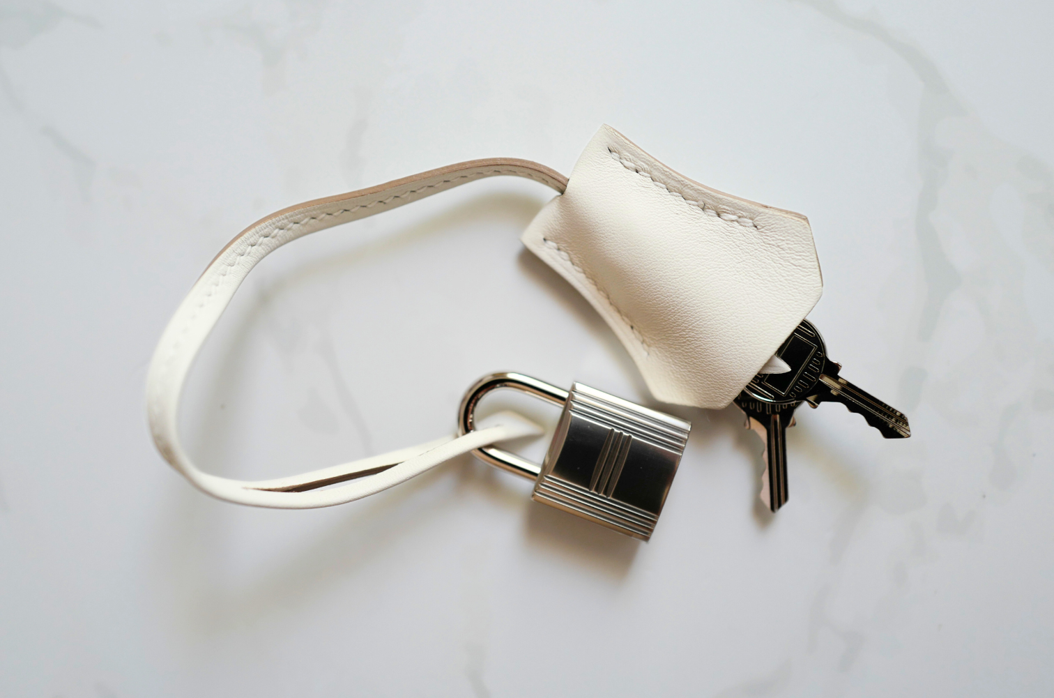 BNIB Hermès Kelly 25 Sellier Tartan Pattern White Leather Handbag With Palladium Hardware