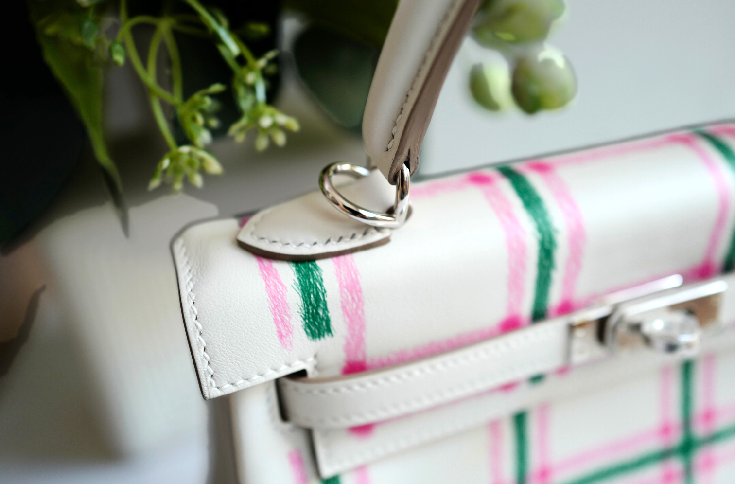 BNIB Hermès Kelly 25 Sellier Tartan Pattern White Leather Handbag With Palladium Hardware