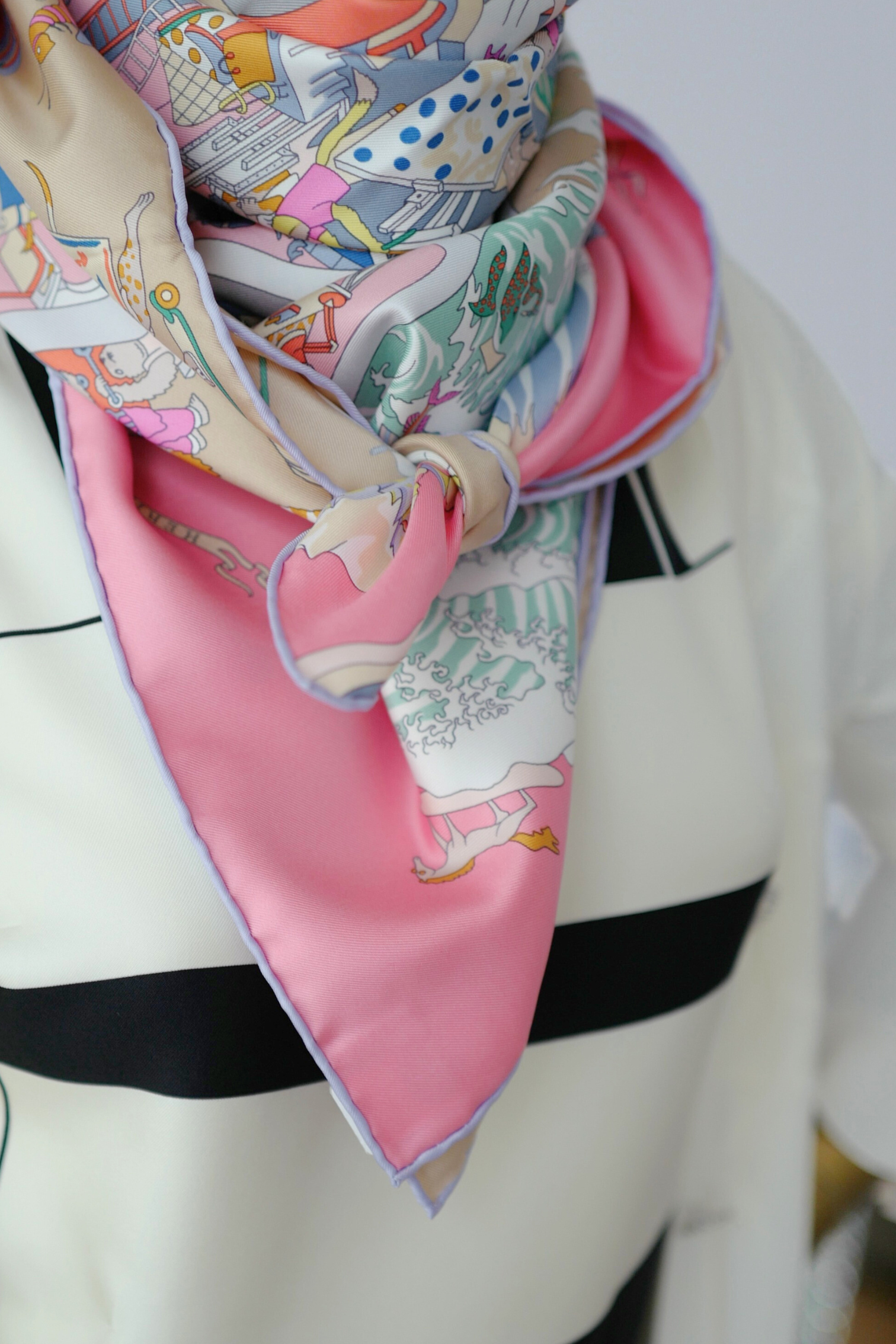 NEW Hermès Scarf 90 Academia Hippica Rose Bonbon/Gris Silk Scarf