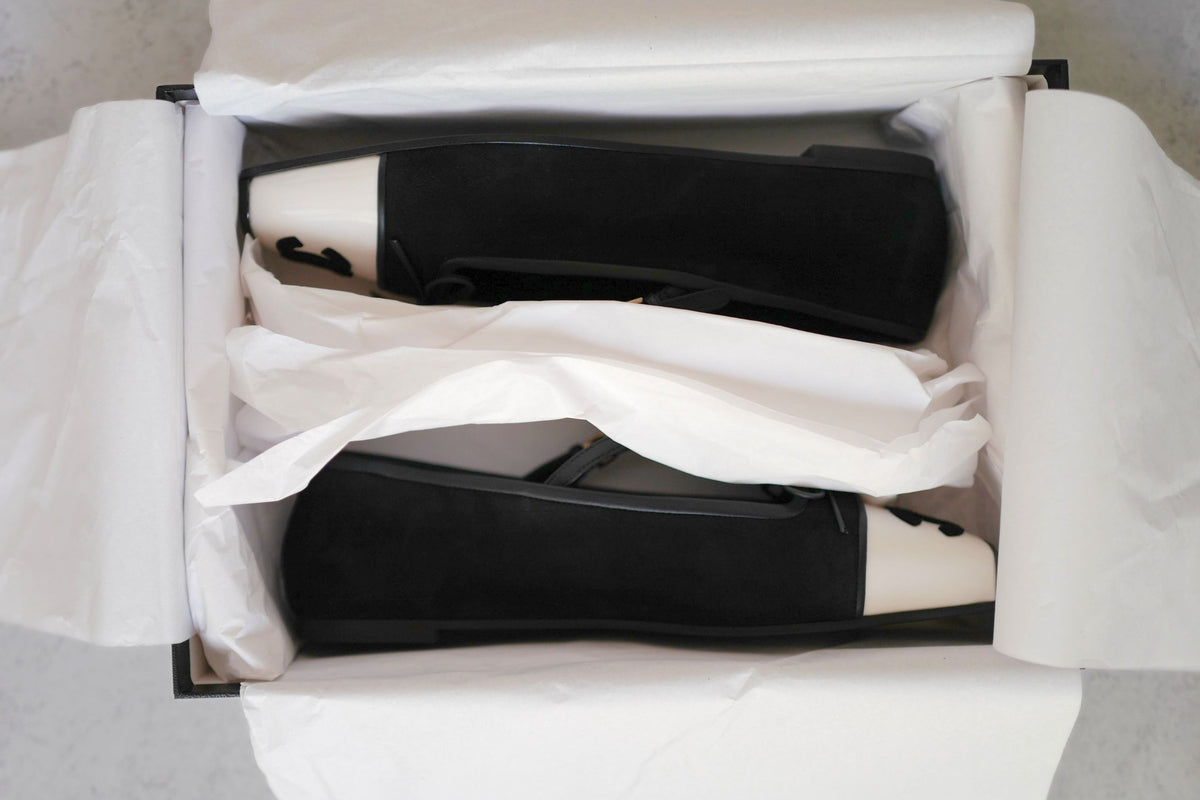 NEW Chanel 26K Flat Shoes Mary Jane Black White Suede Goat &Calfskin Size 38.5
