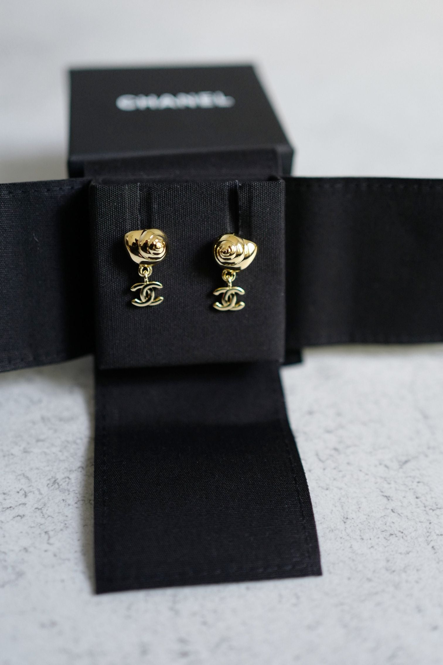 Chanel 26M Coco Beach Pendant Earrings Metal Gold