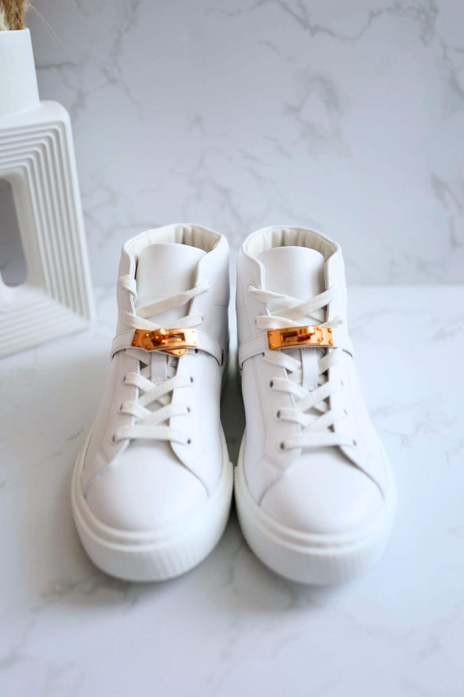 Hermès Daydream Sneaker White Leather Rose Gold Kelly Buckle Size 39.5