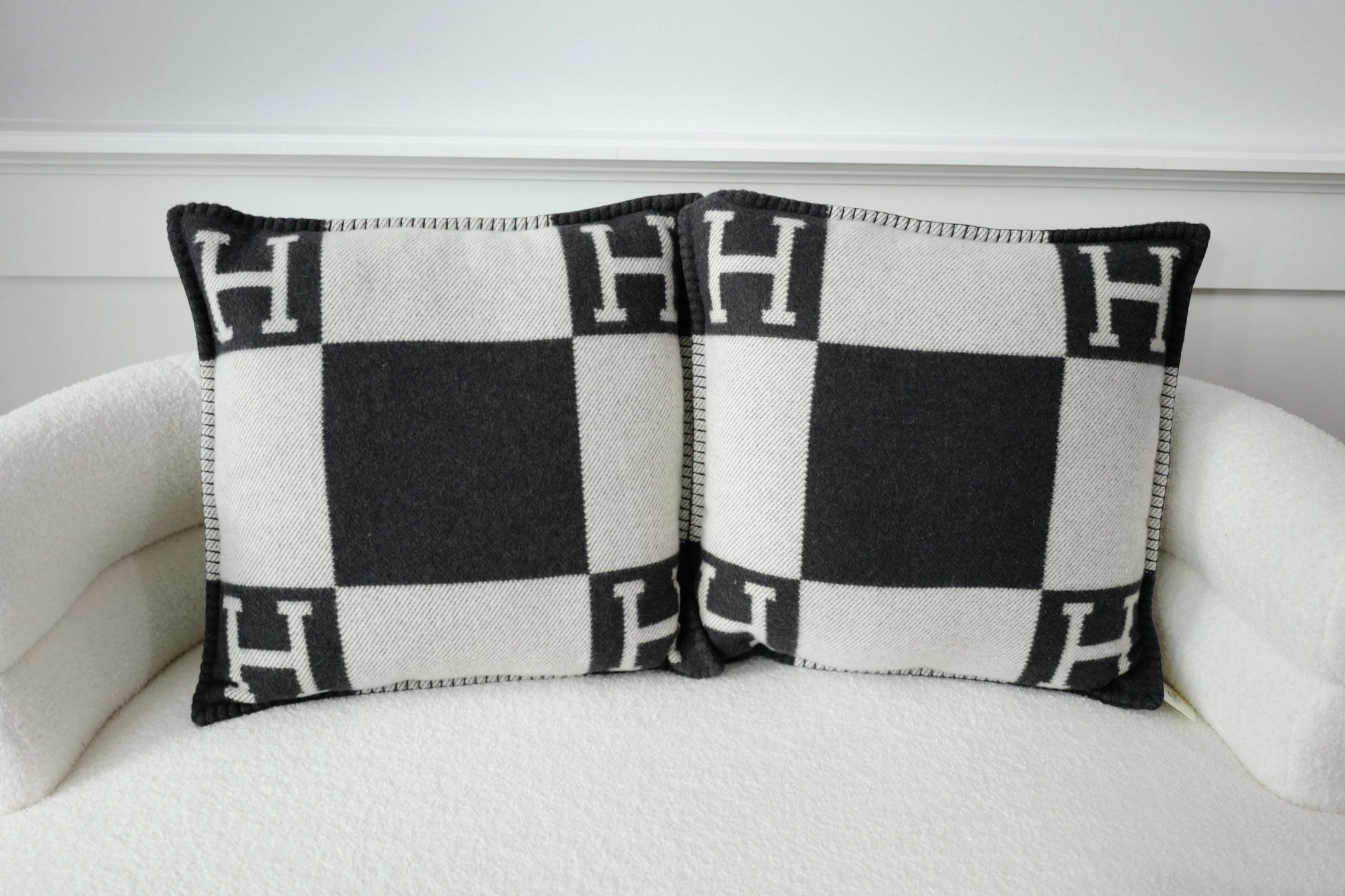 NEW Hermes Avalon Pillow Small Model Ecru Gris Fonce Jacquard Wool Cashmere
