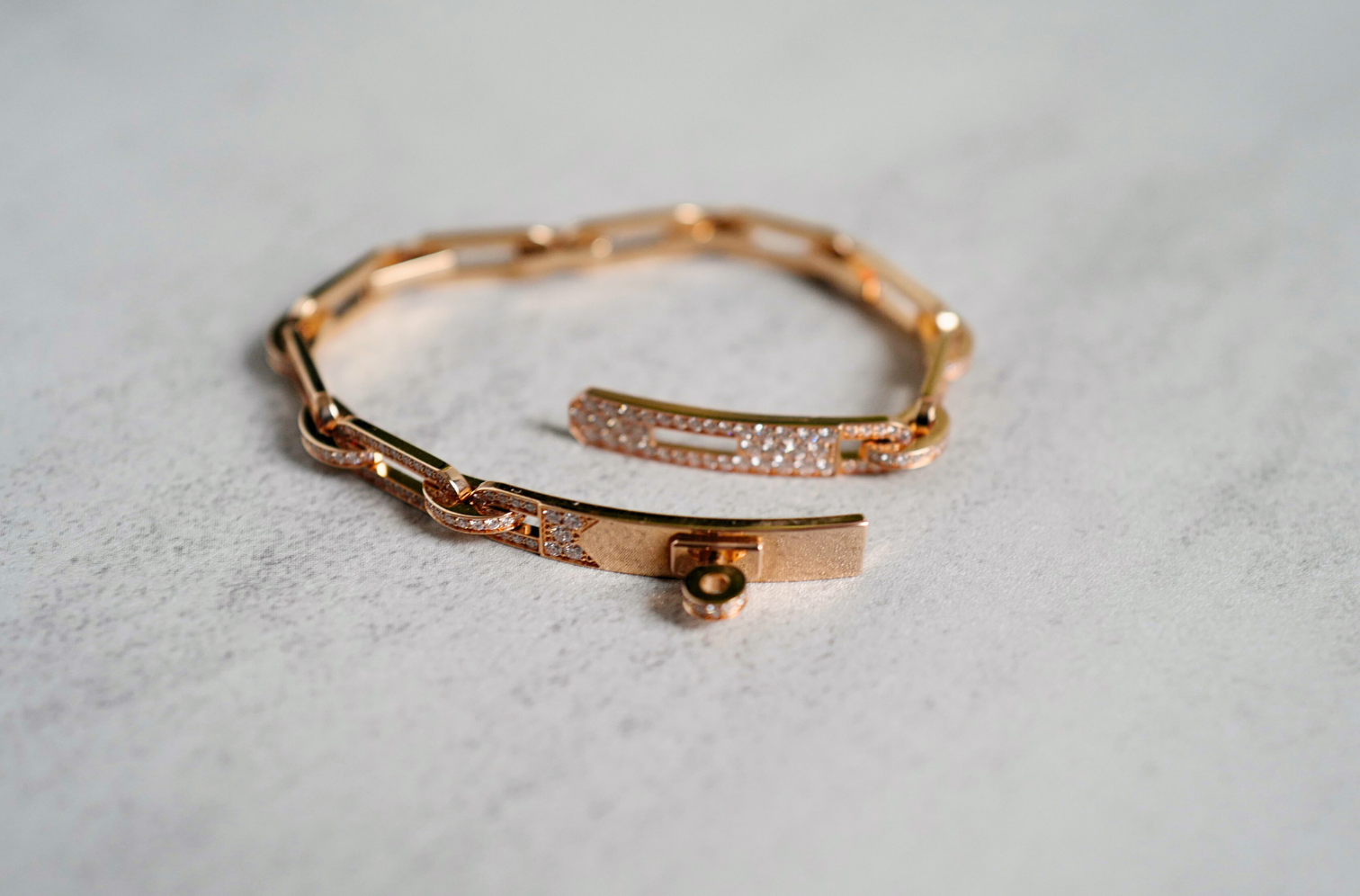 BNIB Hermès Kelly Chaine Bracelet Full Diamond 18K Rose Gold Small SH