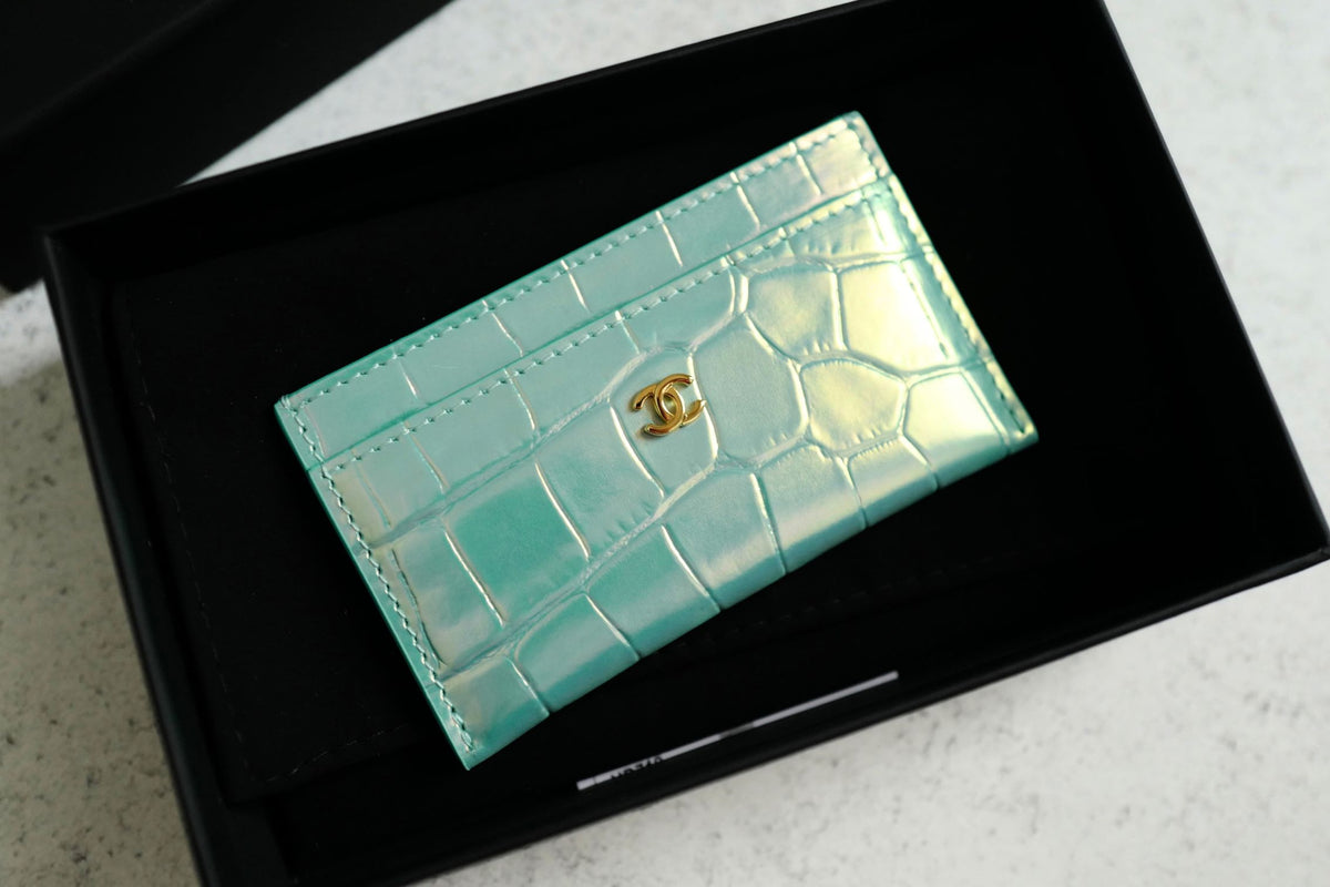 New Chanel 26K Matthieu Blazy's Card Holder Croc Embossed Iridescent Turquoise Green Calfskin GHW