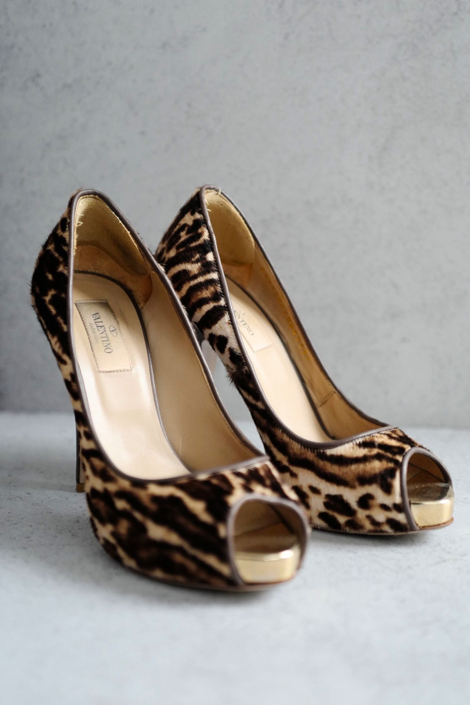 Preowned Valentino Heels Leopard Print size 37