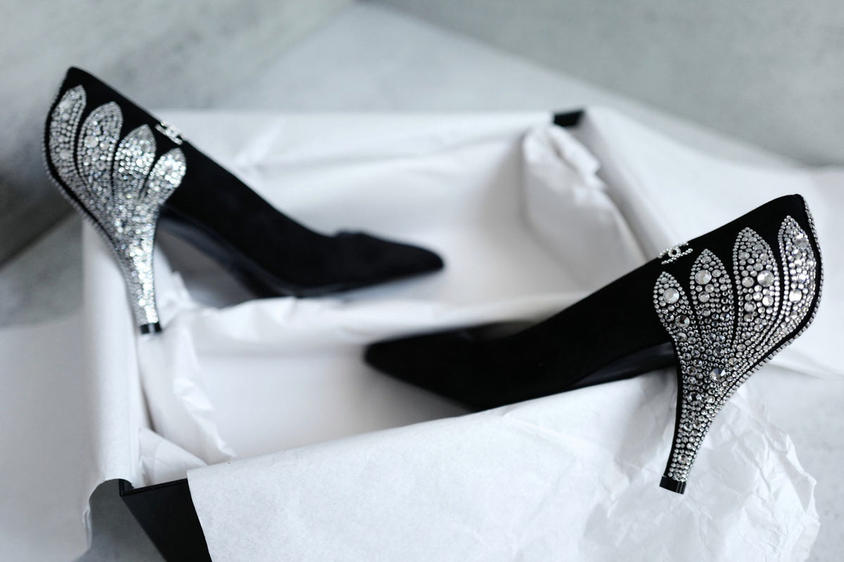 Chanel 26A Metiers d'Art Pumps Suede Kidskin Strass Black & Silver Size 37.5
