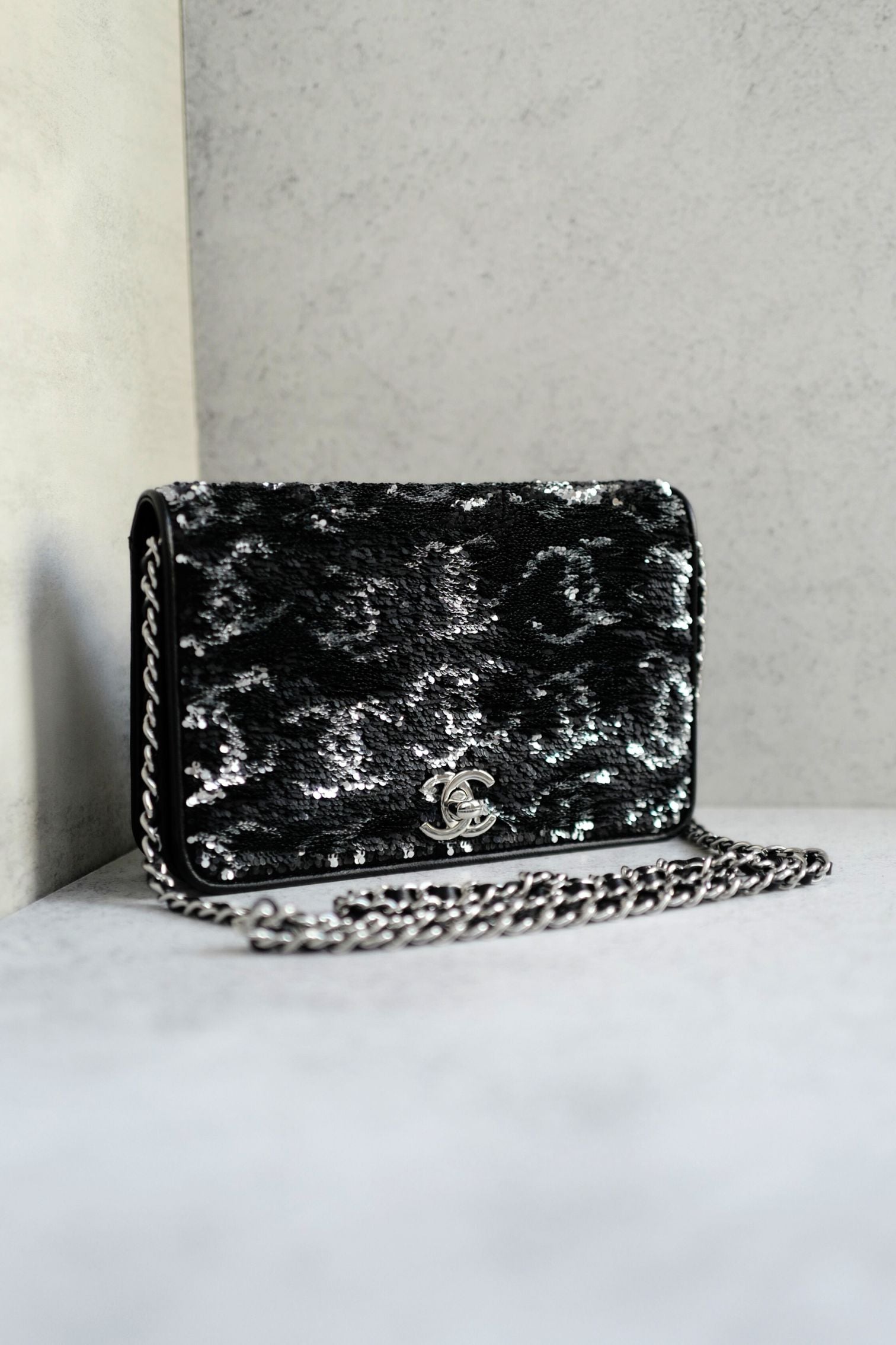 New 23K Chanel Classic Reversible Sequin CC Wallet On Chain Handbag