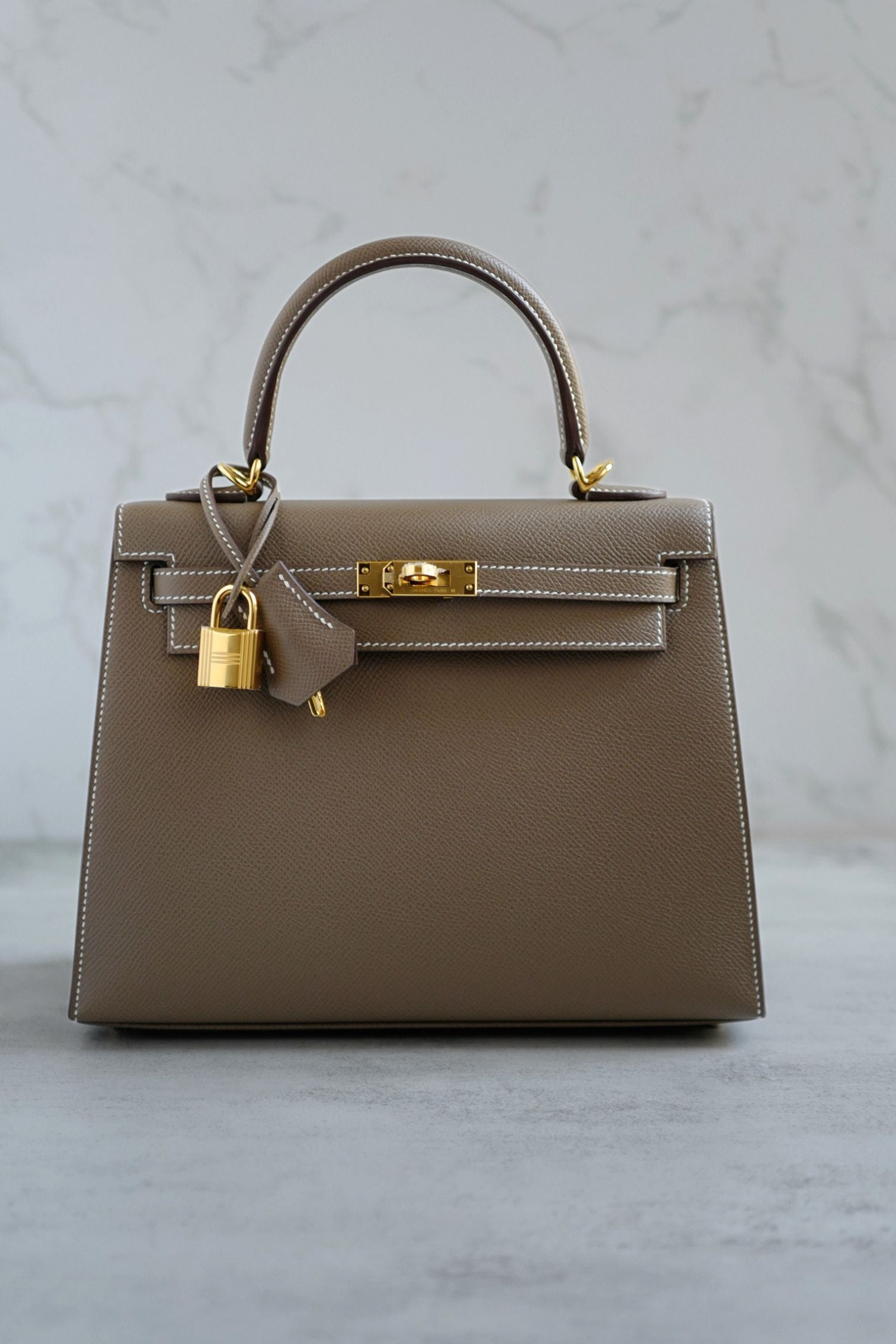 NEW Hermes Kelly 25 Etoupe Epsom Sellier Gold Hardware