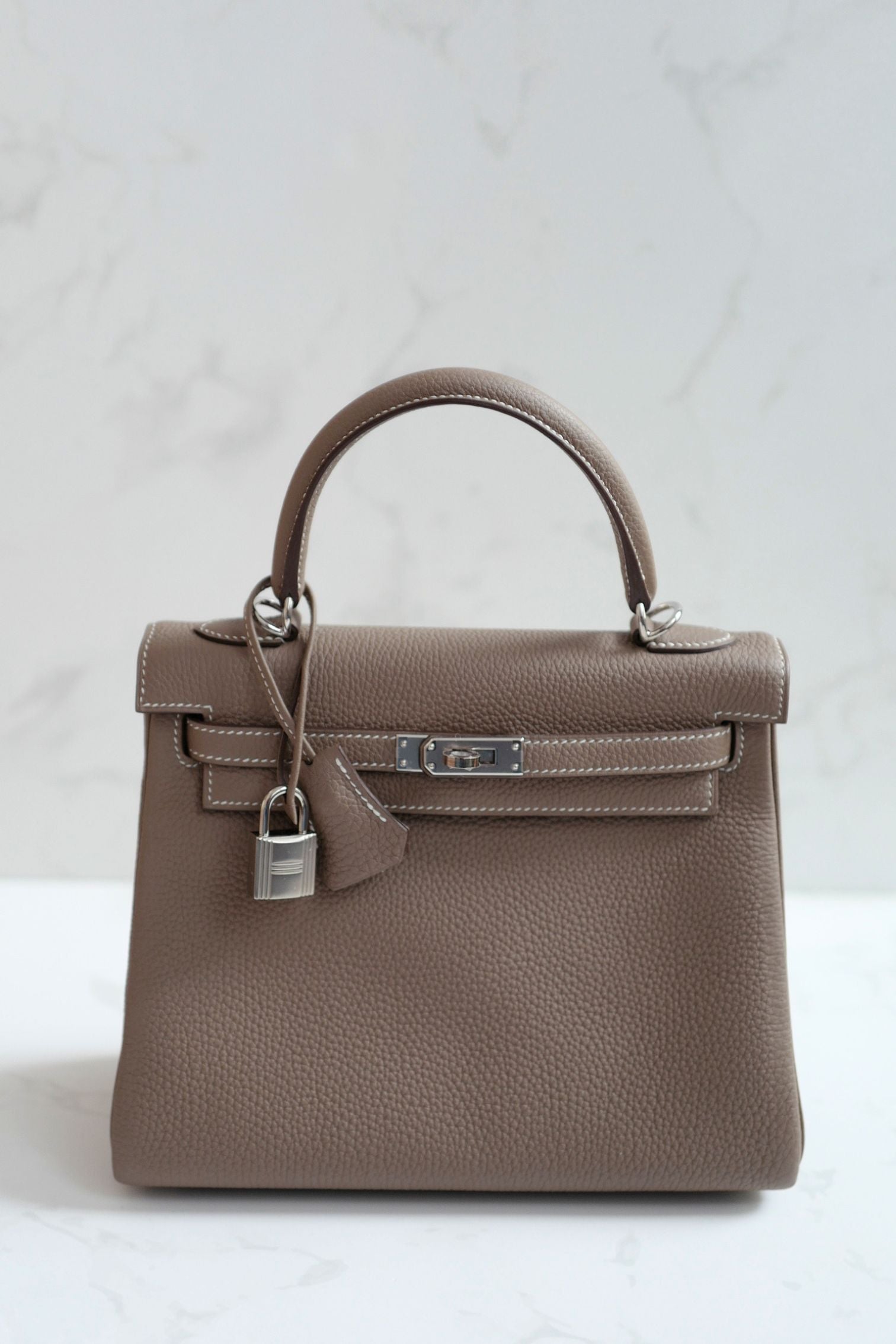 BNIB Hermes Kelly 25 Etoupe Togo Palladium Hardware G Stamp 2026