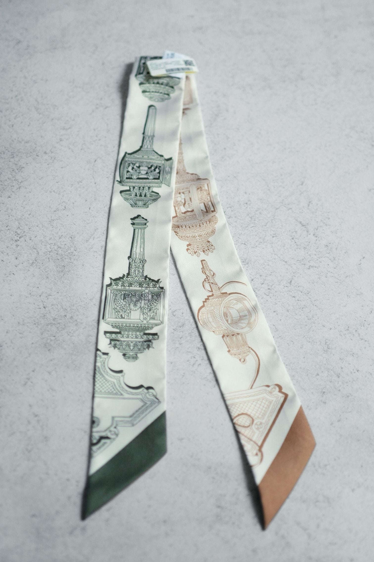 NEW Hermès Merveilleuses Lanternes Twilly Crème / Caramel / Kaki 100% Silk