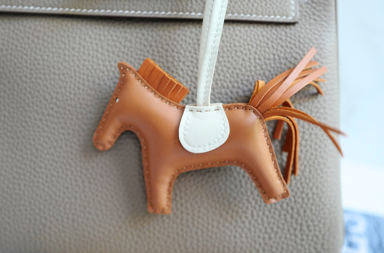 BNIB Hermes Rodeo PM Agneau Gold/Pain D'epice/Craie