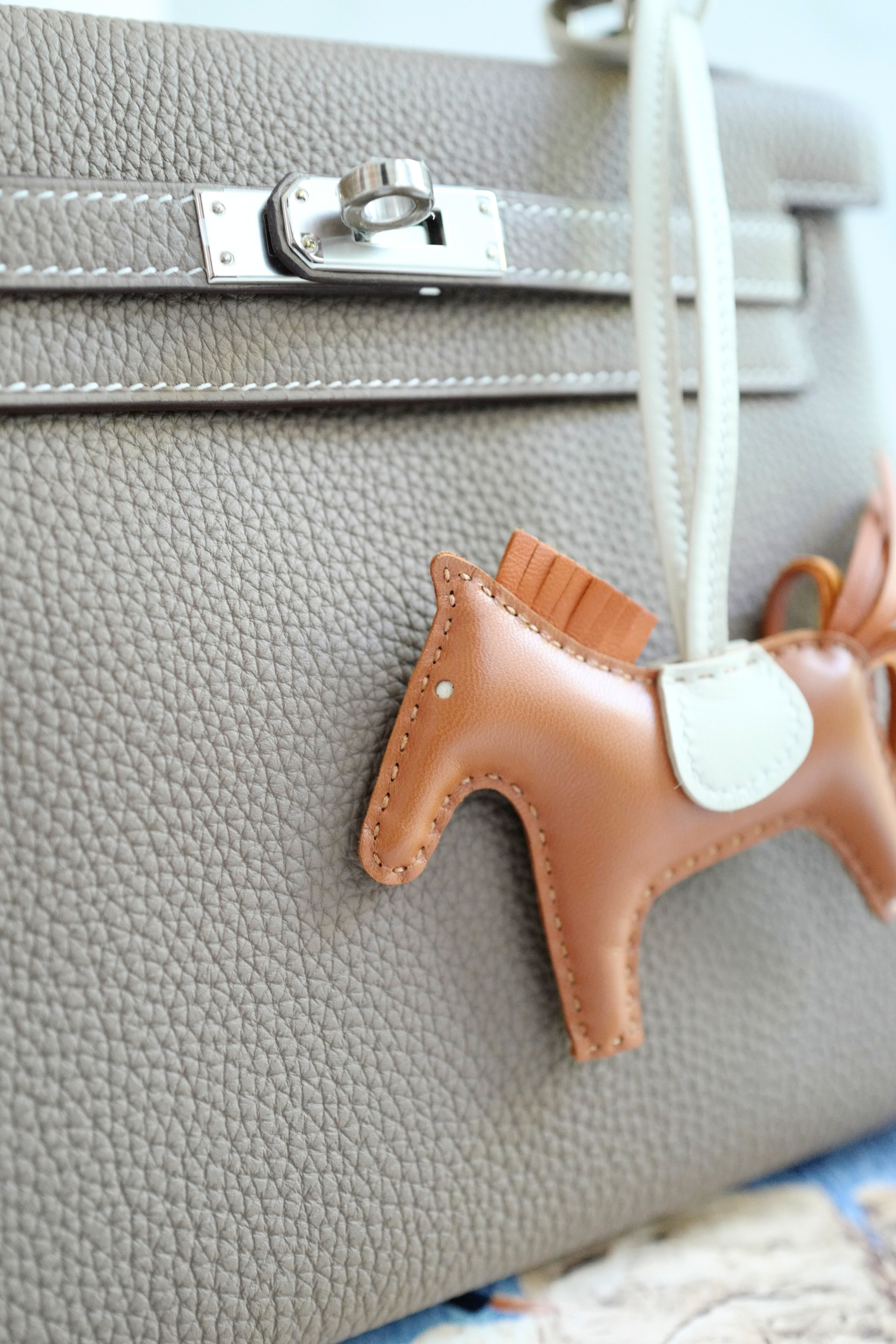 BNIB Hermes Rodeo PM Agneau Gold/Pain D'epice/Craie