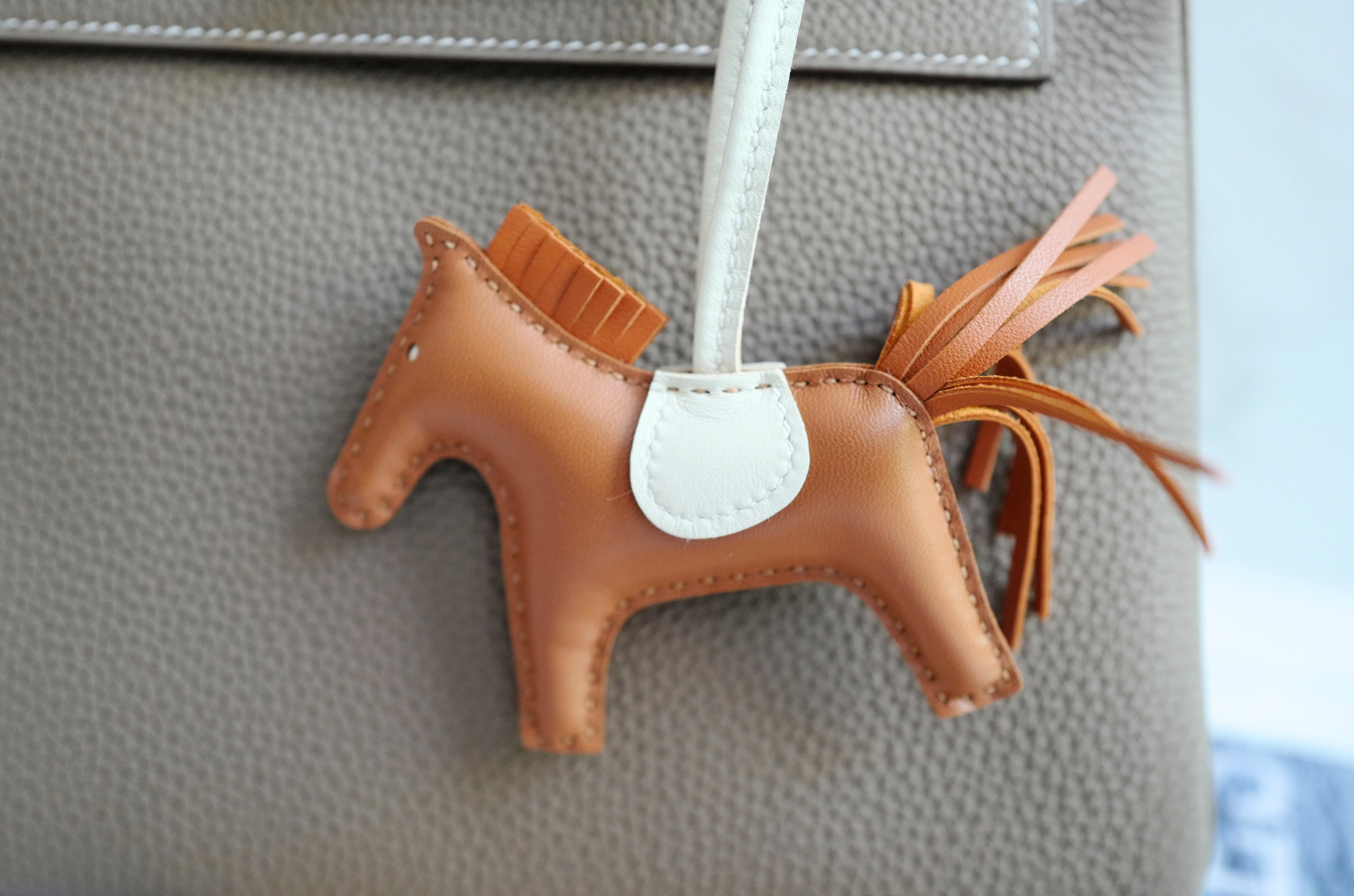 BNIB Hermes Rodeo PM Agneau Gold/Pain D'epice/Craie
