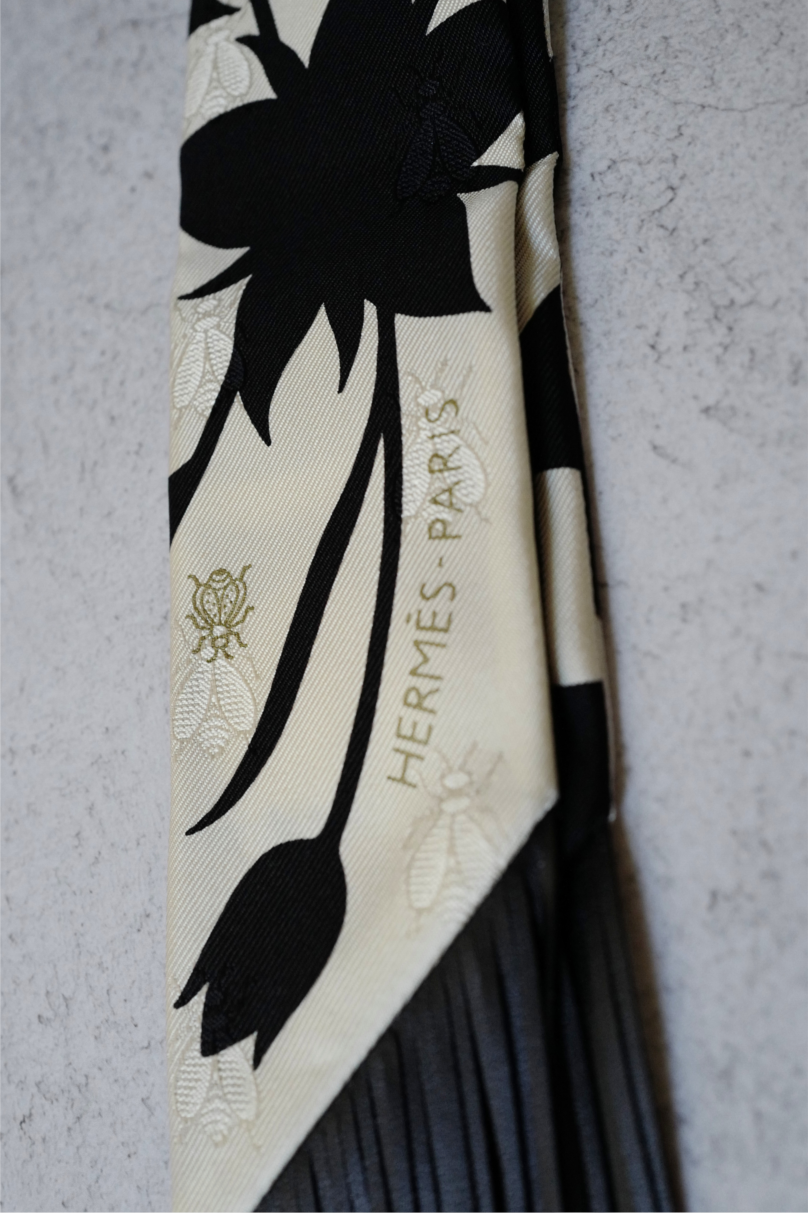 NEW Hermès Twilly Scarf Bouquet Final Leather Fringe Crème/Noir