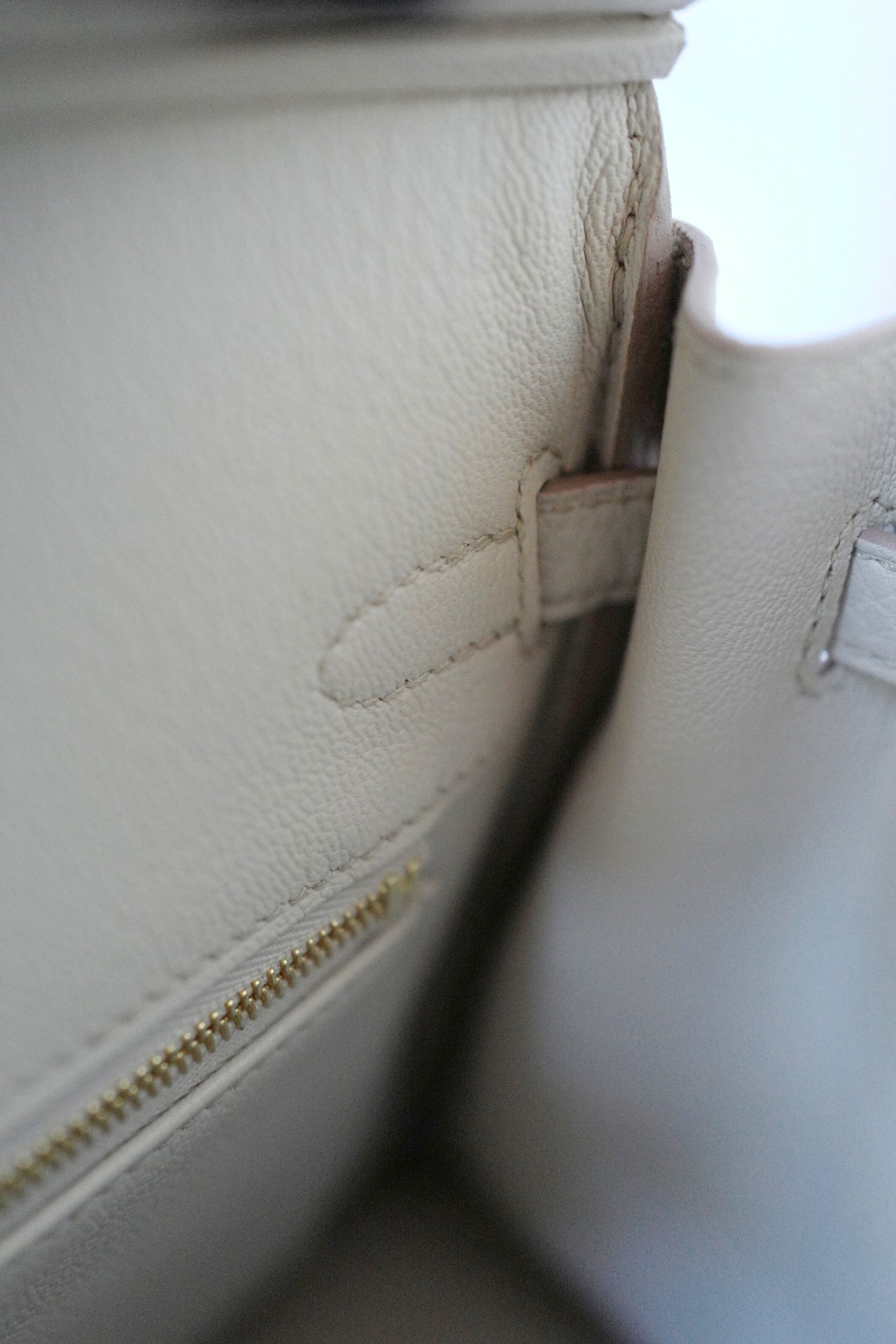 BNIB Hermès Birkin 25 Bag Beton Veau Togo Leather with Gold Hardware K 2025