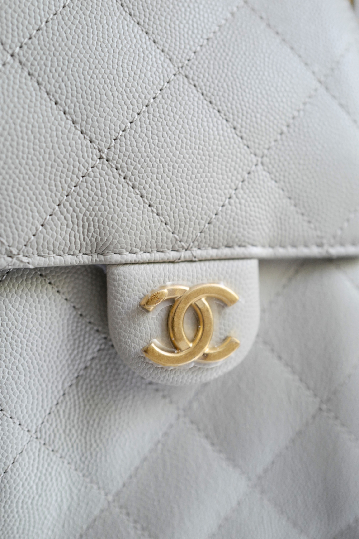 NEW CHANEL 2025 25B Small Hobo Bag Grained Calfskin Light Grey GHW