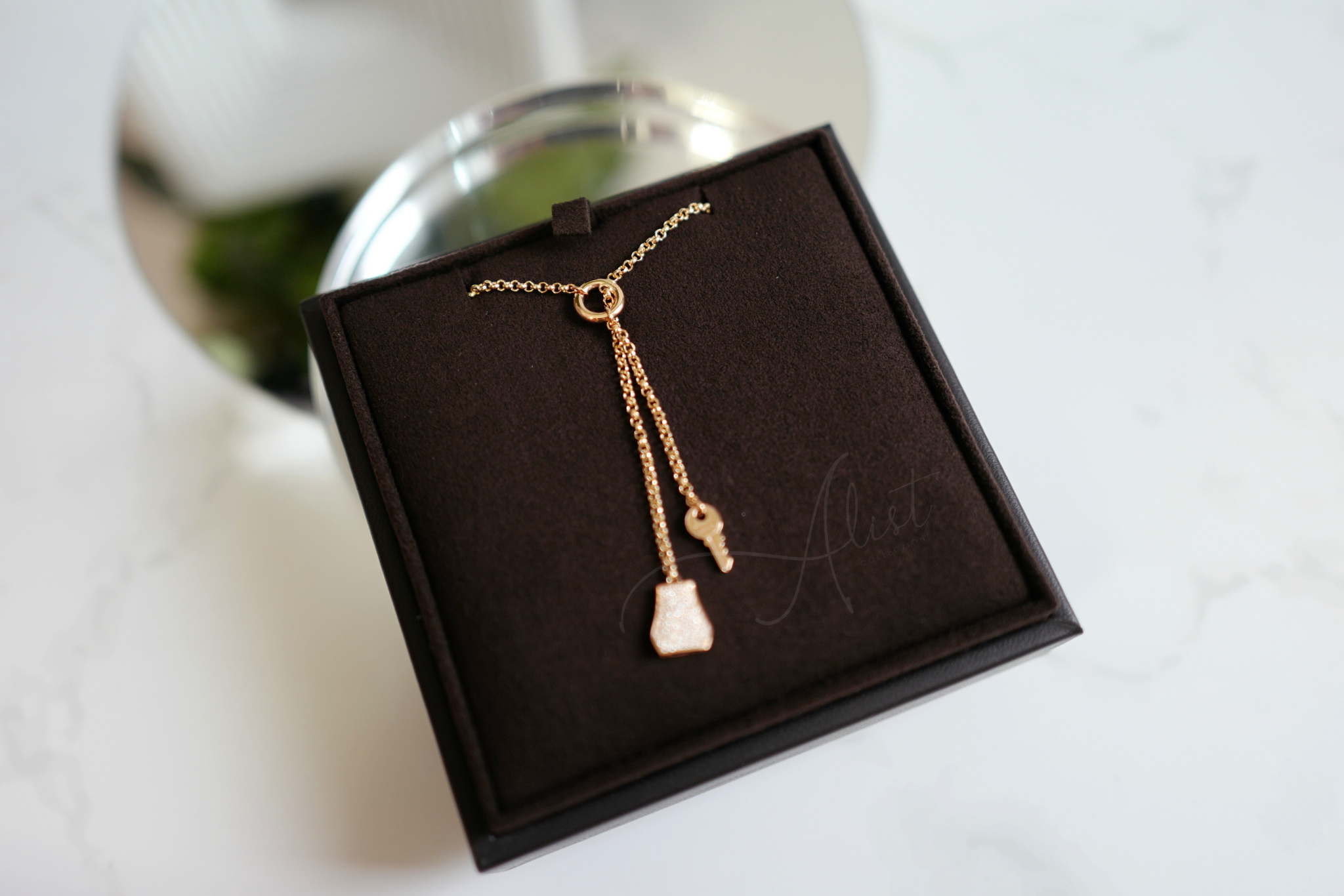 New Hermes Kelly Clochette Necklace pm dia 18k Rose Gold With Diamonds $11K