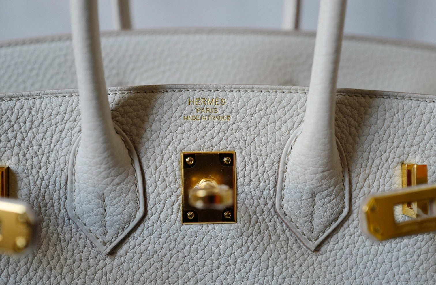 BNIB Hermès Birkin 25 Bag Beton Veau Togo Leather with Gold Hardware K 2025