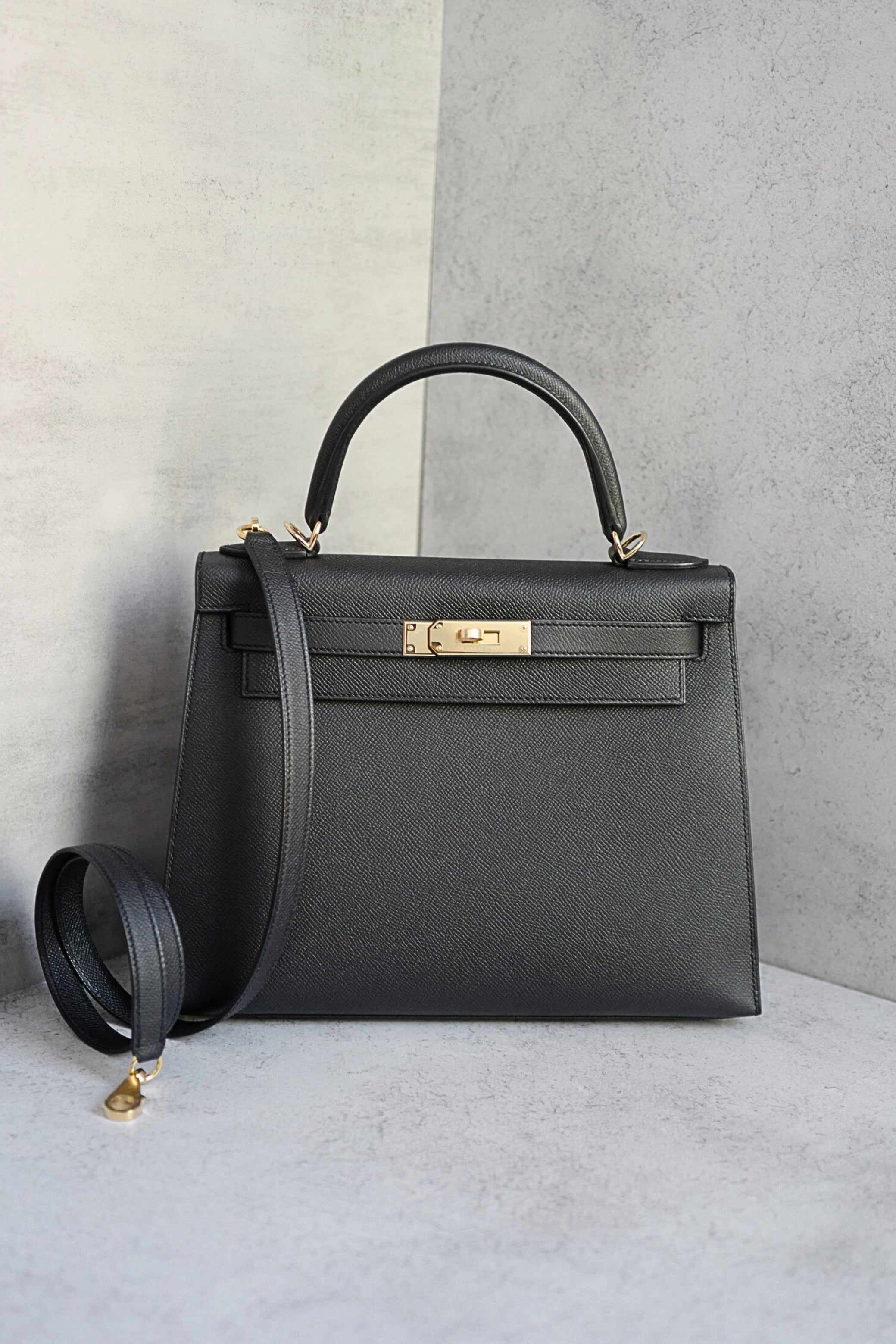 Hermes Kelly Sellier 28 Black Epsom Leather Permabrass Hardware B Stamp 2023