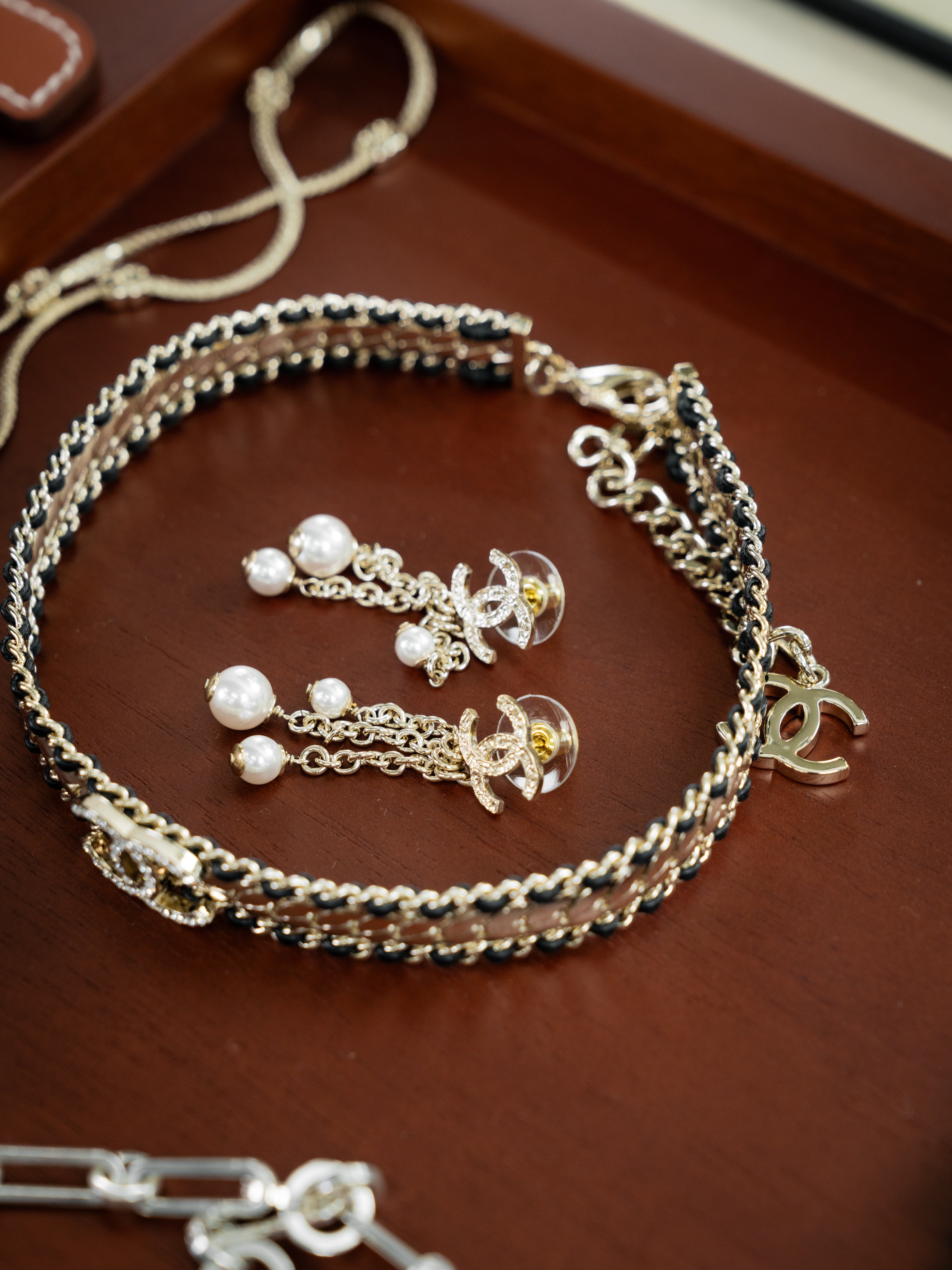 NEW Chanel Fall/Winter 2024/25 Collection Black/Gold Choker Necklace Crystals CC