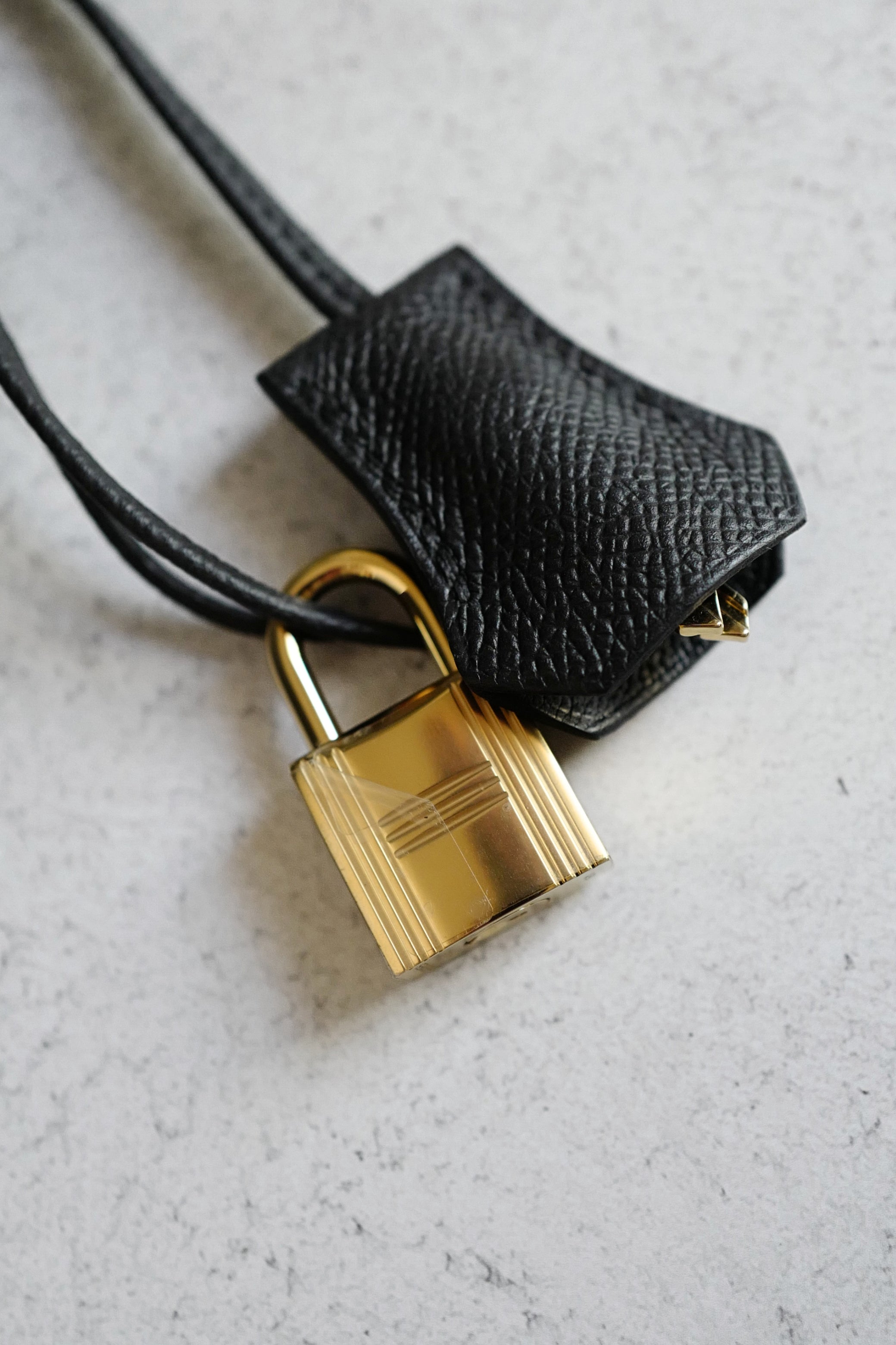 Hermes Kelly Sellier 28 Black Epsom Leather Permabrass Hardware B Stamp 2023