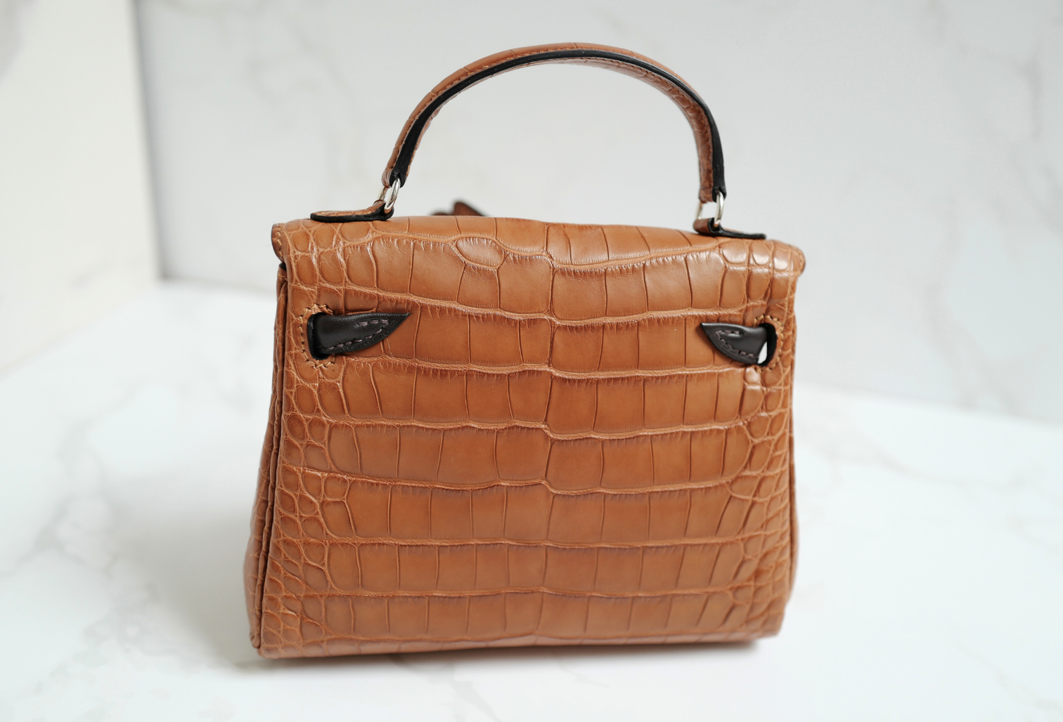 BNIB Hermès Kelly dole Gold Matte Crocodile Leather Handbag with Palladium Hardware