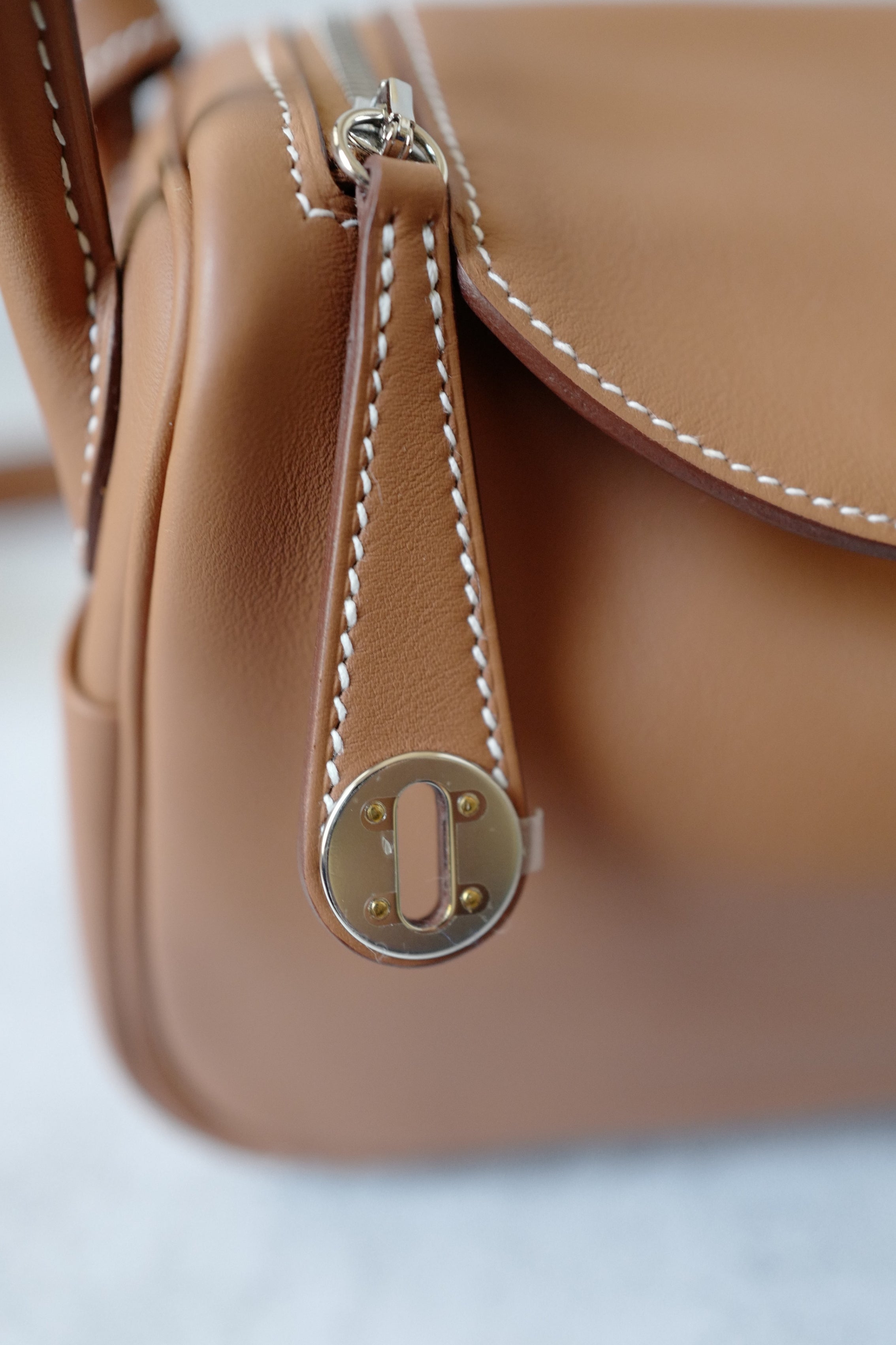 BNIB Hermès Lindy Mini II Bag Swift Leather Gold 37 Electrum Silver/Gold Hardware