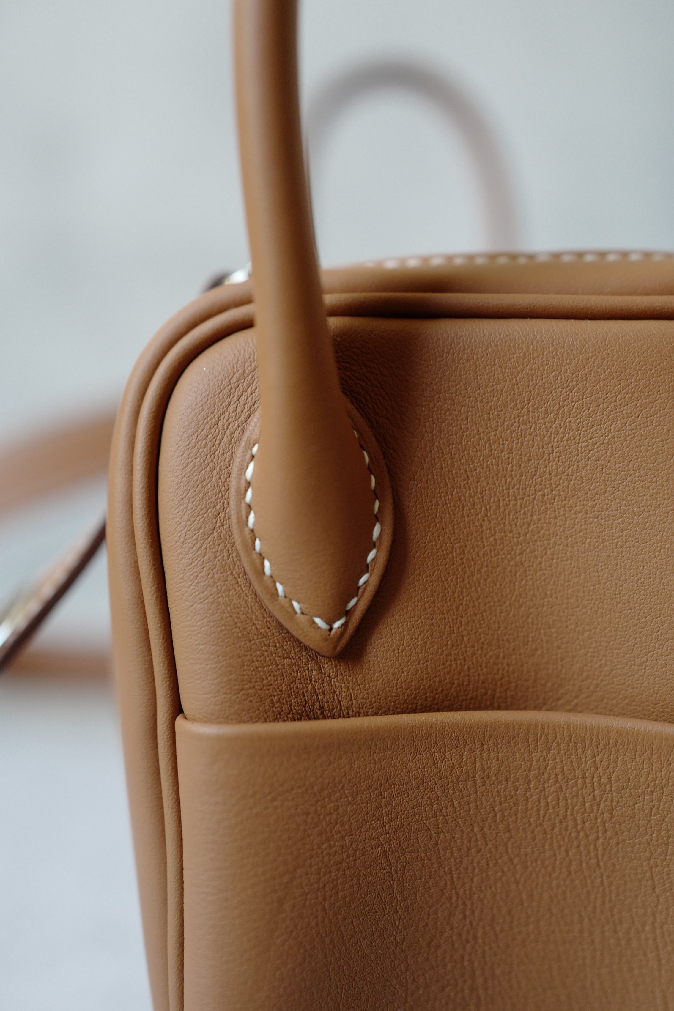 BNIB Hermès Lindy Mini II Bag Swift Leather Gold 37 Electrum Silver/Gold Hardware